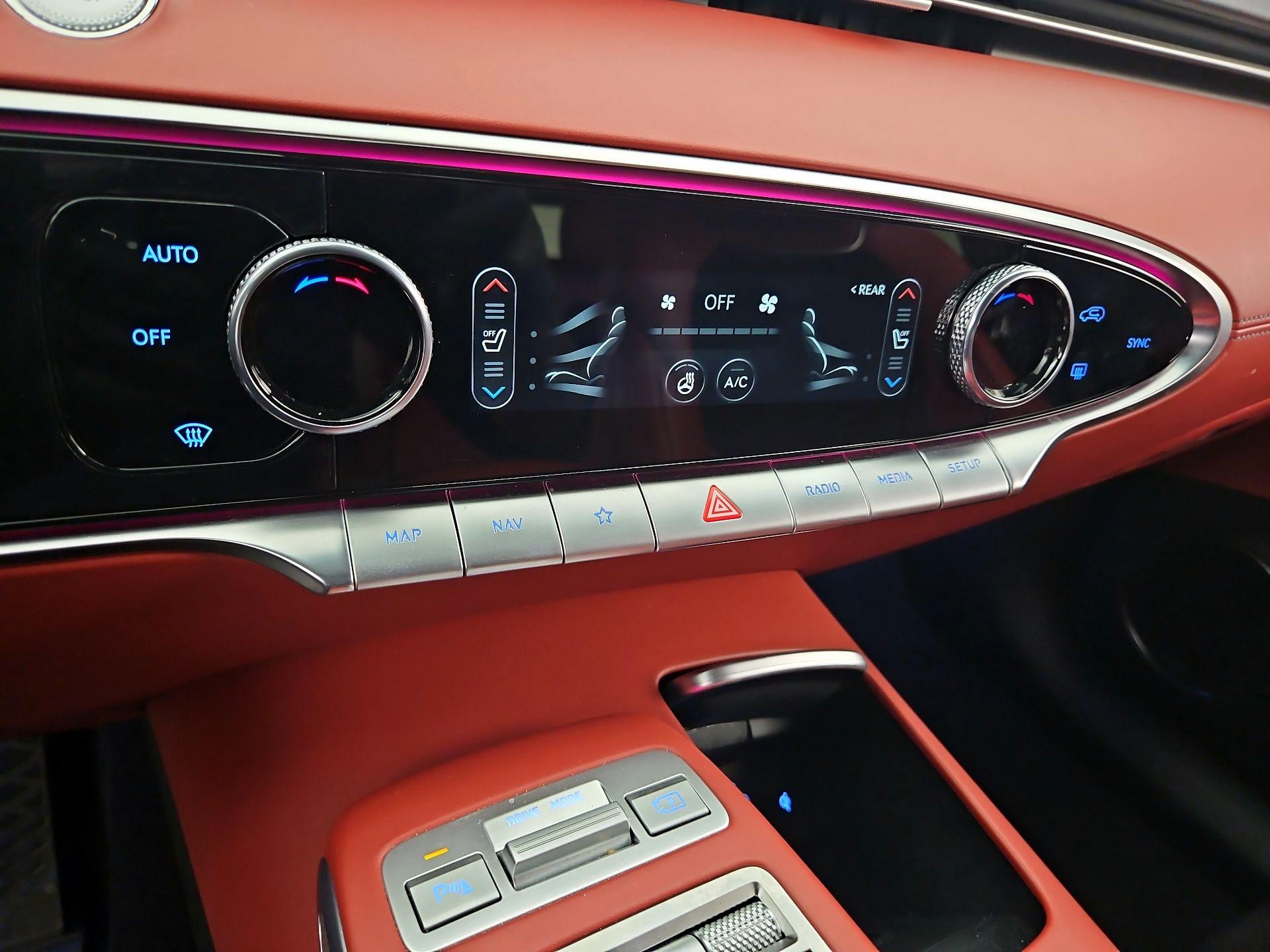 Thumbnail: 2023 Genesis GV70 - 17