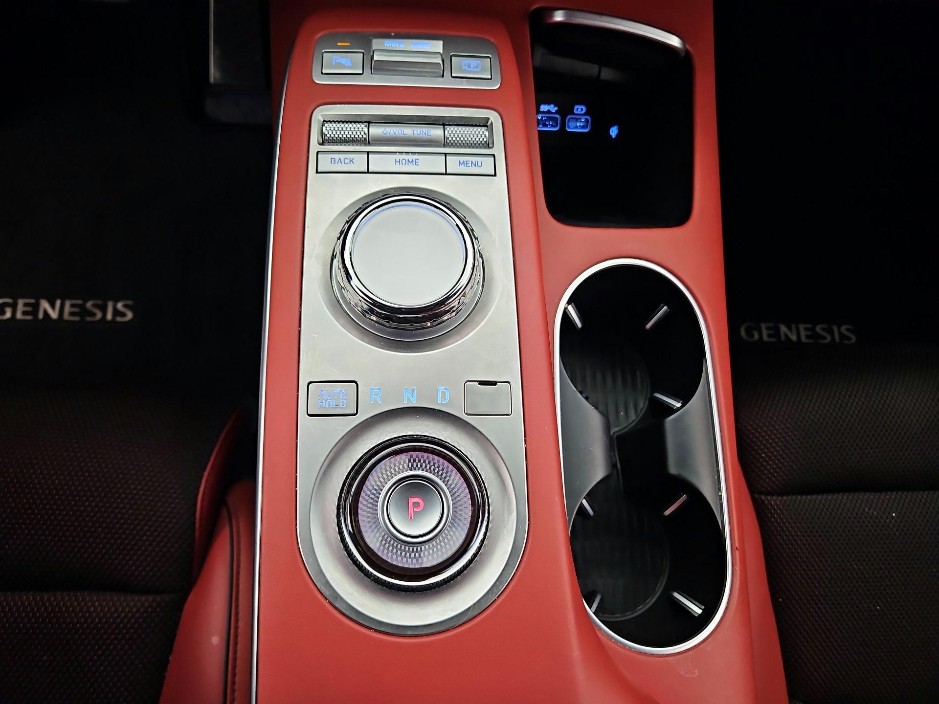 Thumbnail: 2023 Genesis GV70 - 18