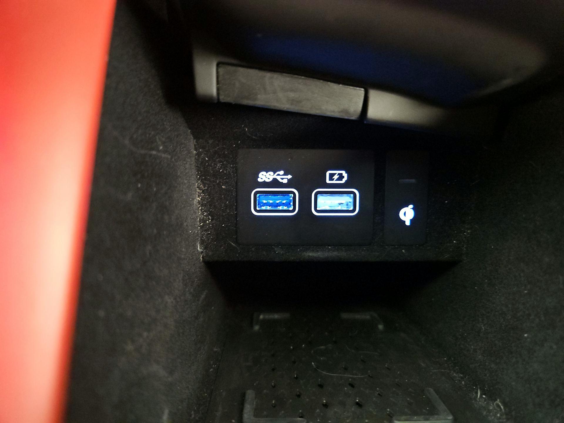 Thumbnail: 2023 Genesis GV70 - 19