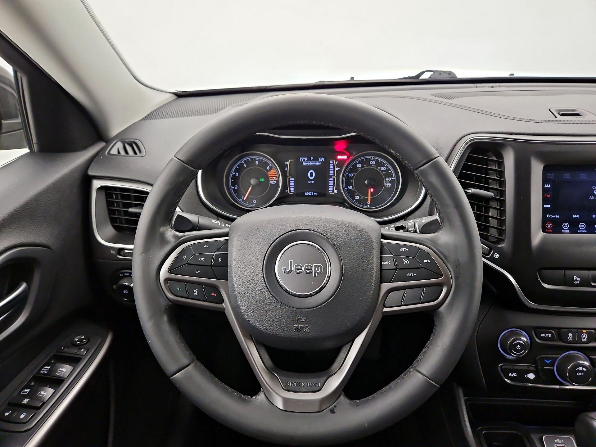 Thumbnail: 2019 Jeep Cherokee - 10