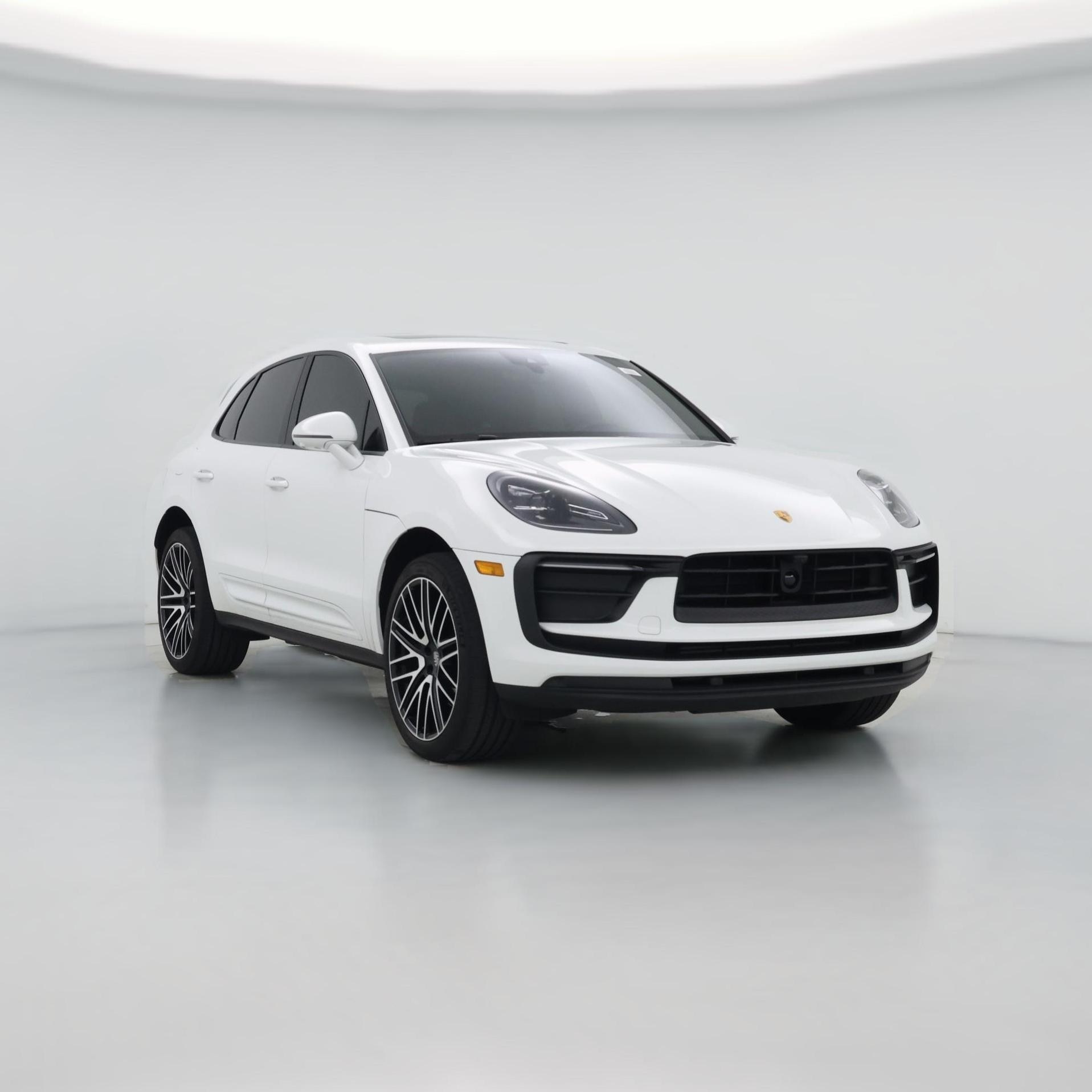 Thumbnail: 2023 Porsche Macan - 1