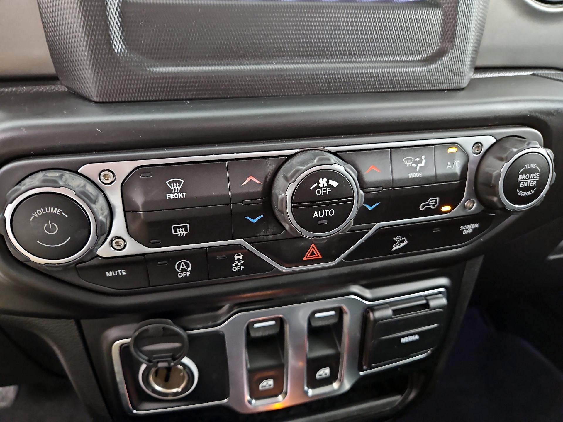 Thumbnail: 2020 Jeep Wrangler - 16