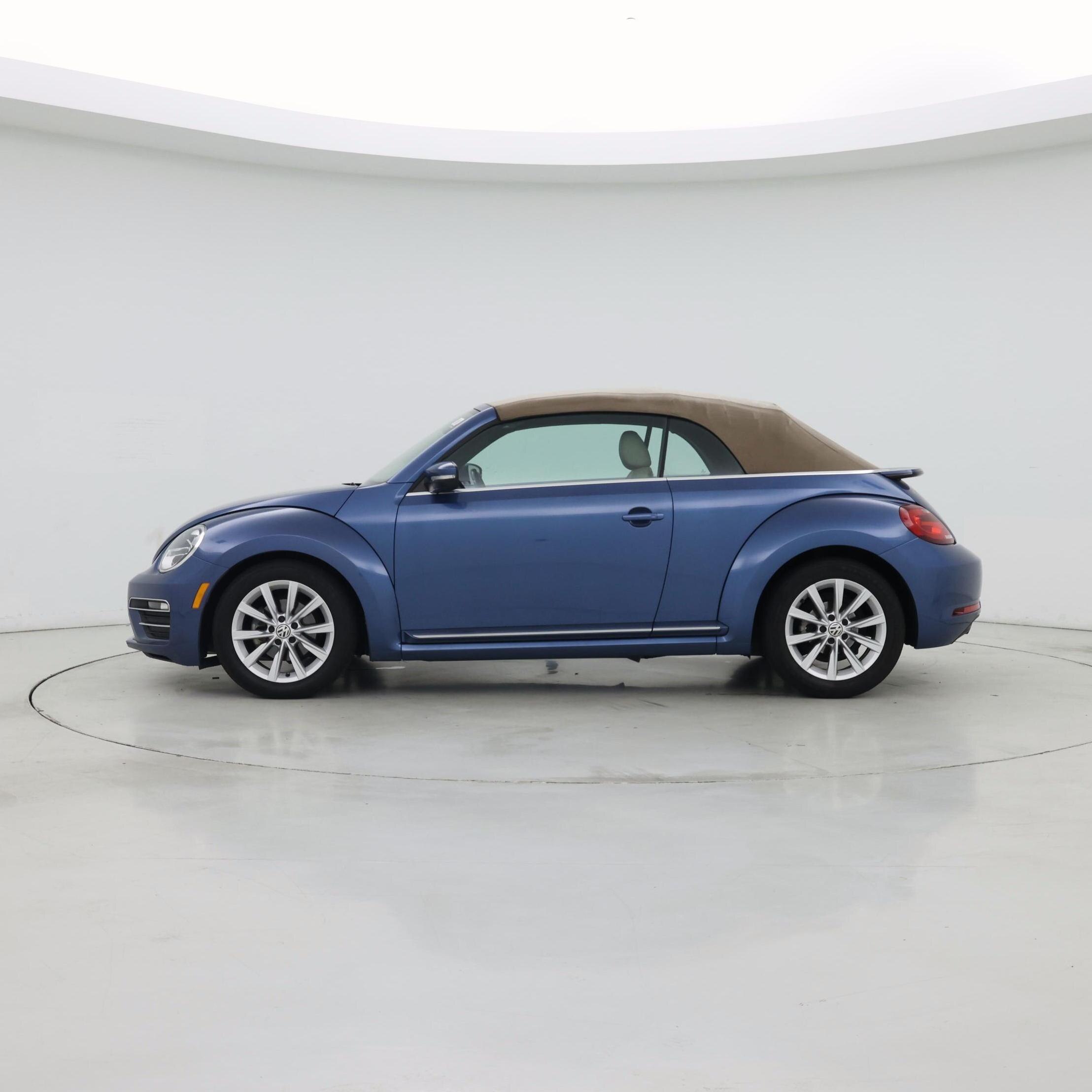 Thumbnail: 2017 Volkswagen Beetle - 3