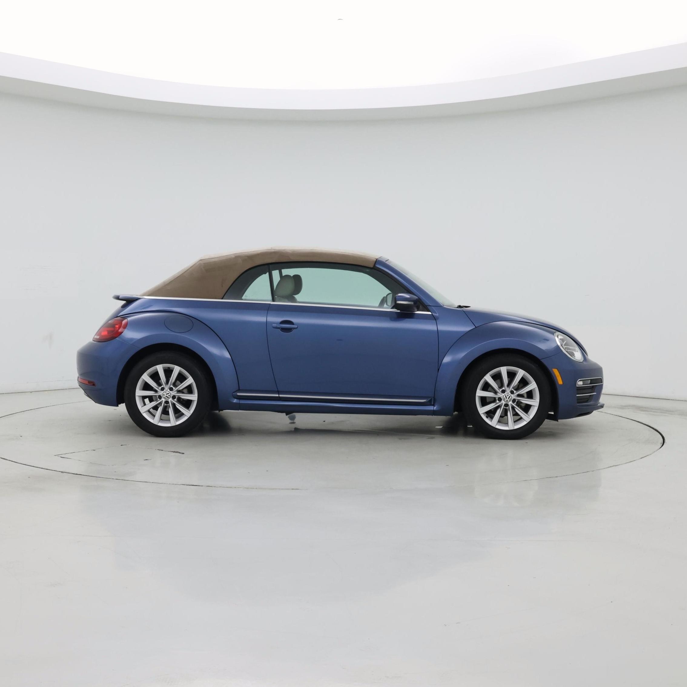 Thumbnail: 2017 Volkswagen Beetle - 7