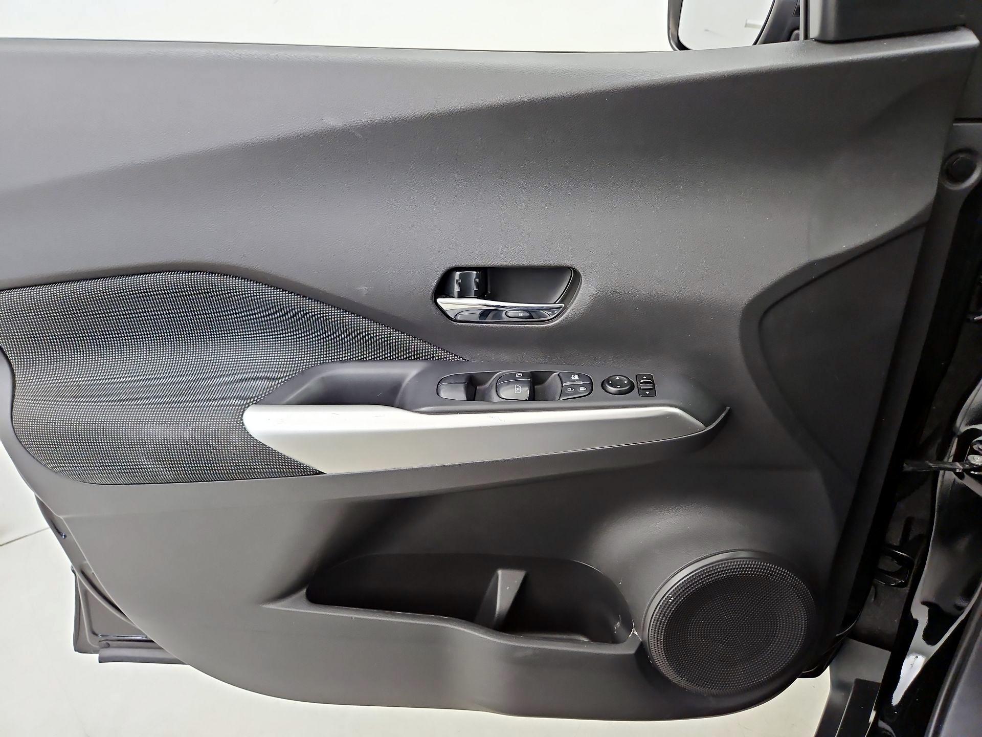 Thumbnail: 2019 Nissan Kicks - 12