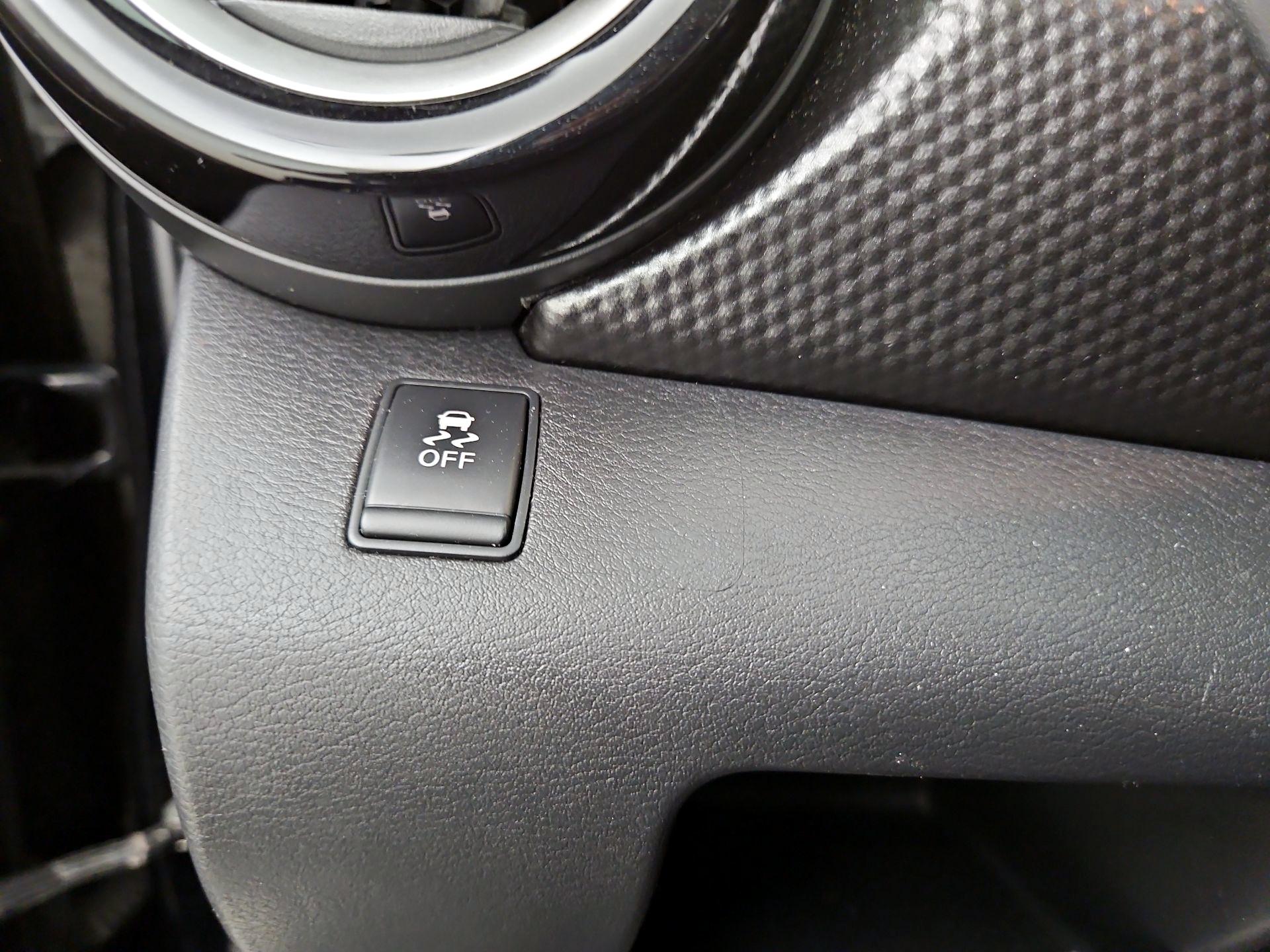 Thumbnail: 2019 Nissan Kicks - 13