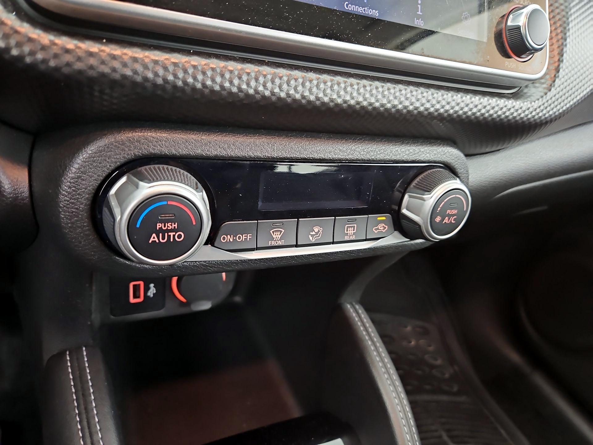 Thumbnail: 2019 Nissan Kicks - 15