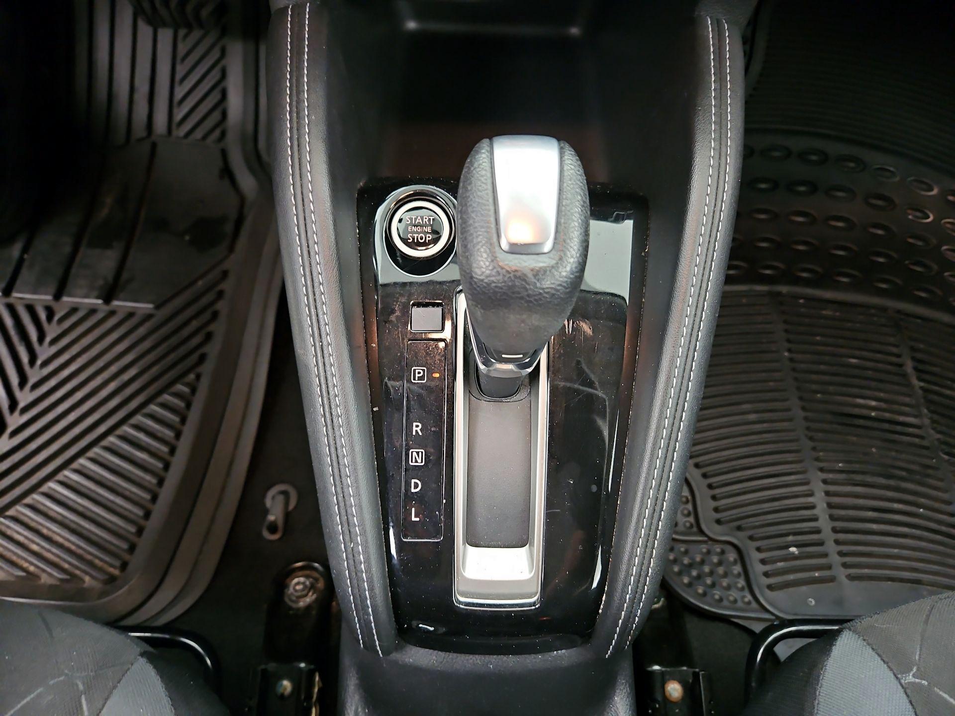 Thumbnail: 2019 Nissan Kicks - 16