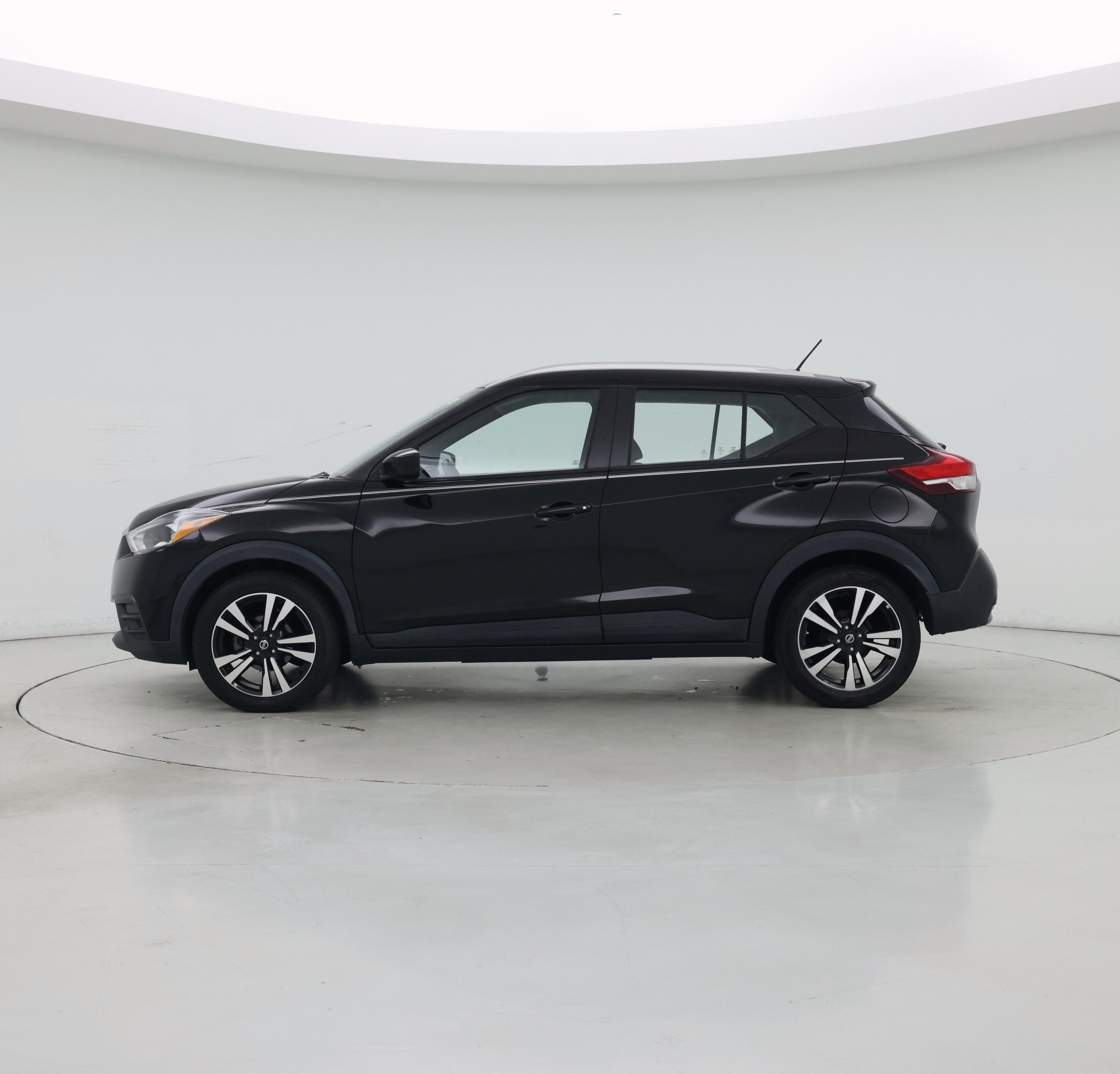 Thumbnail: 2019 Nissan Kicks - 3