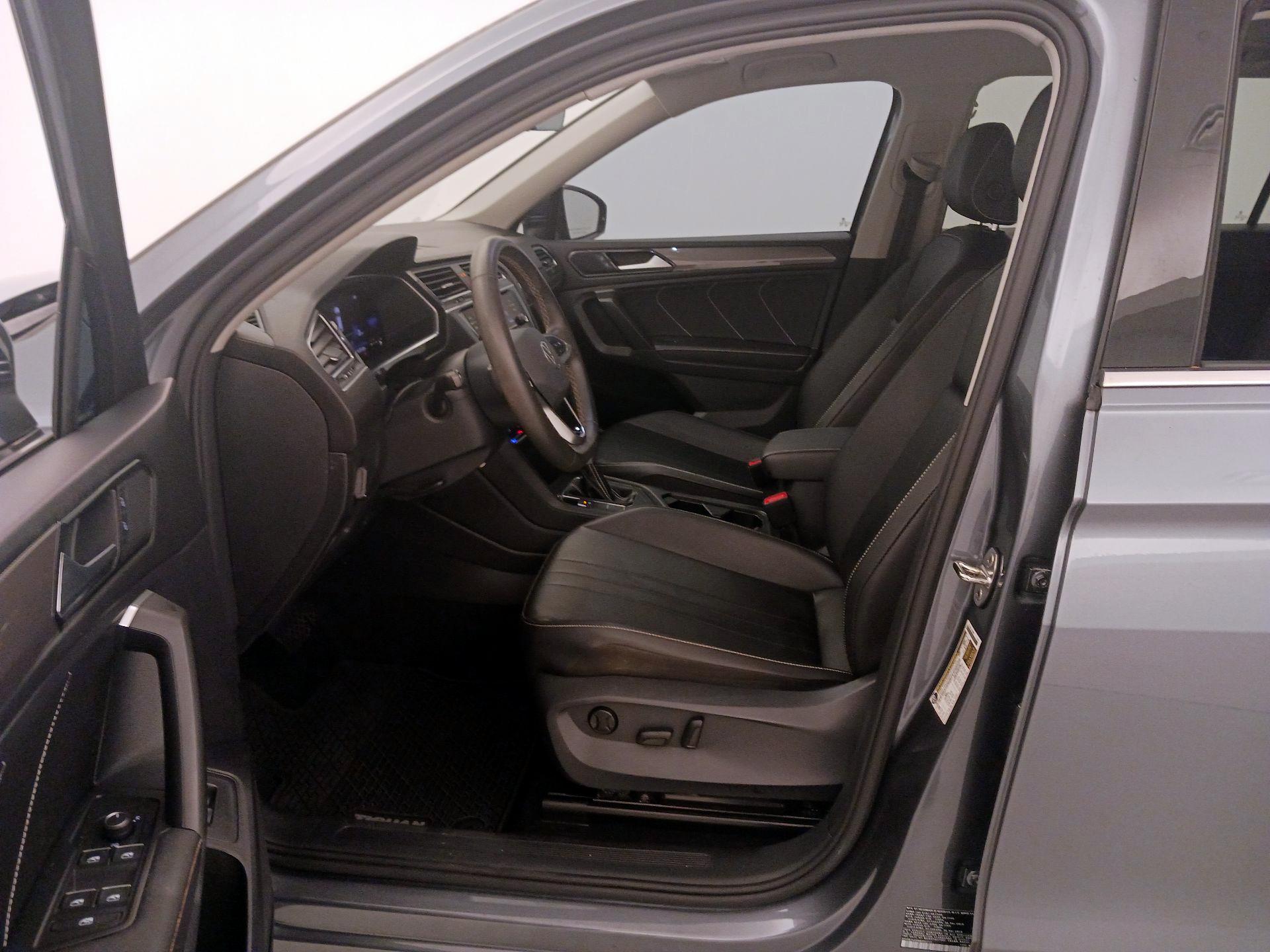 Thumbnail: 2022 Volkswagen Tiguan - 11