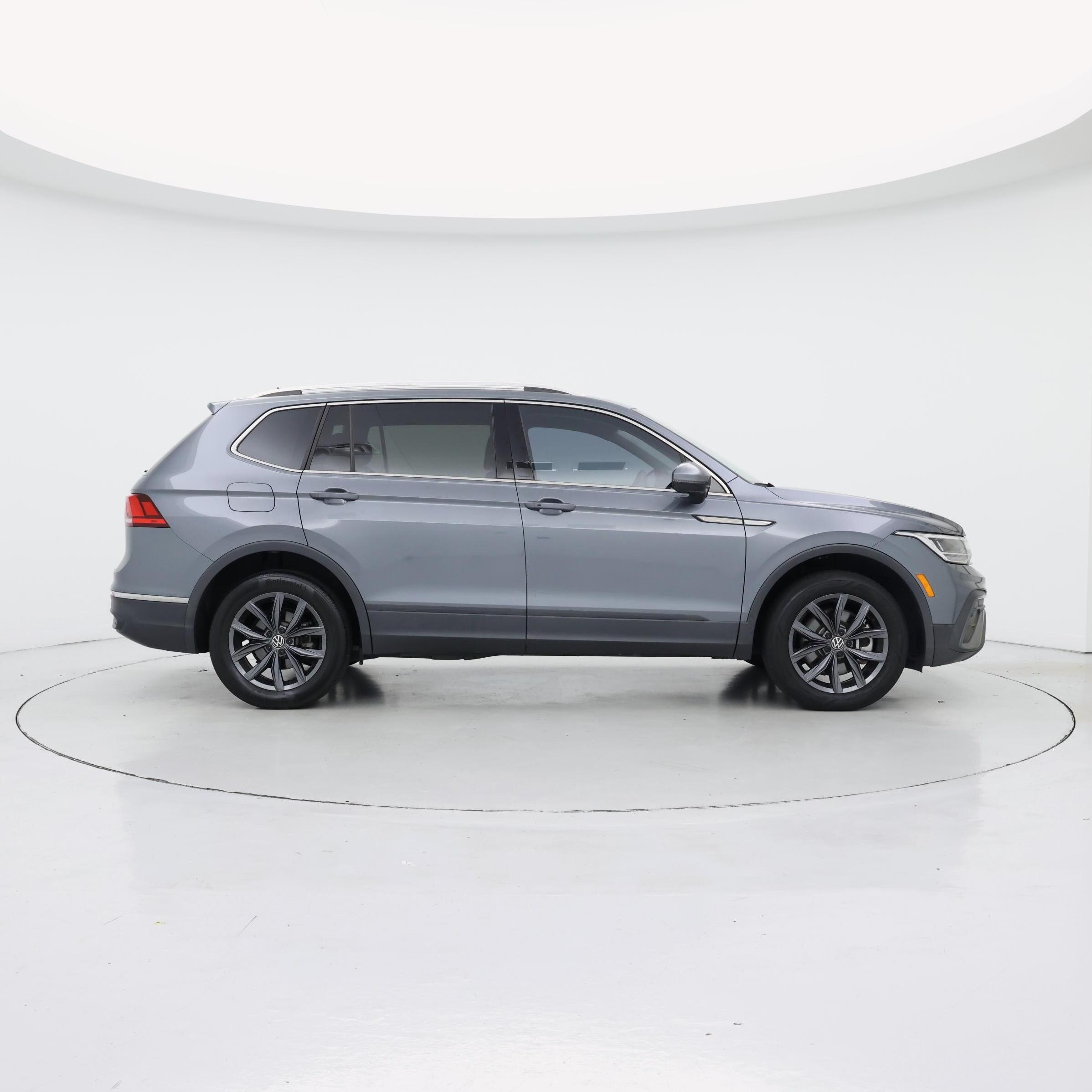 Thumbnail: 2022 Volkswagen Tiguan - 7