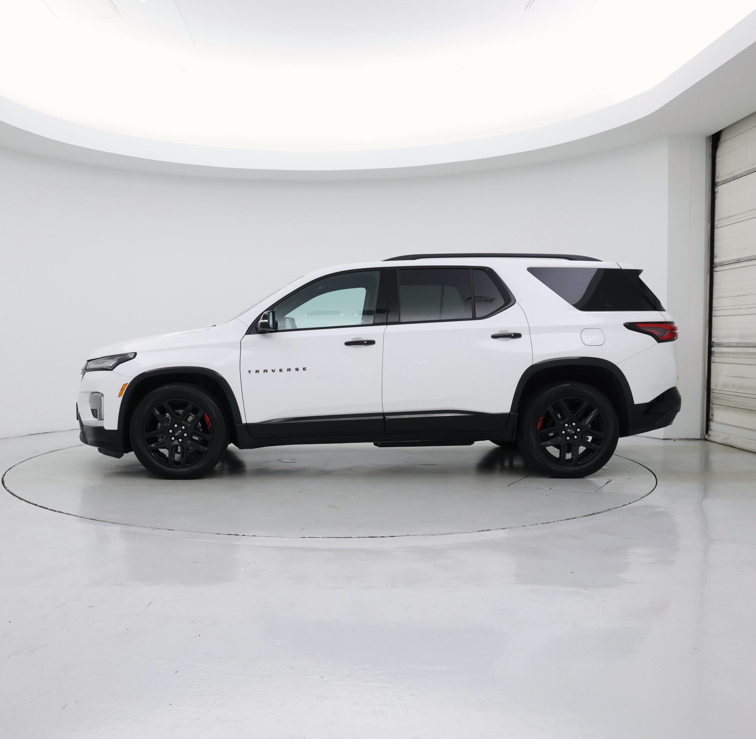 Thumbnail: 2023 Chevrolet Traverse - 3