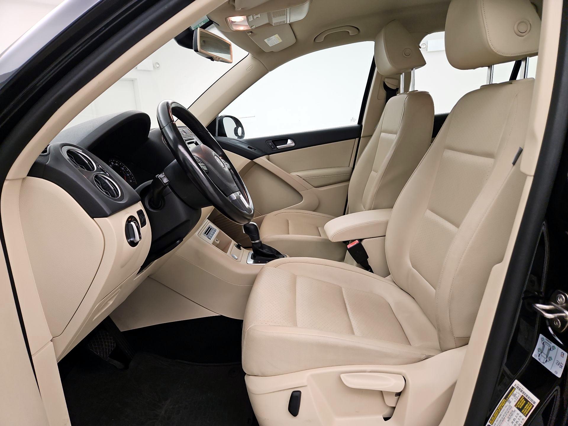 Thumbnail: 2016 Volkswagen Tiguan - 11