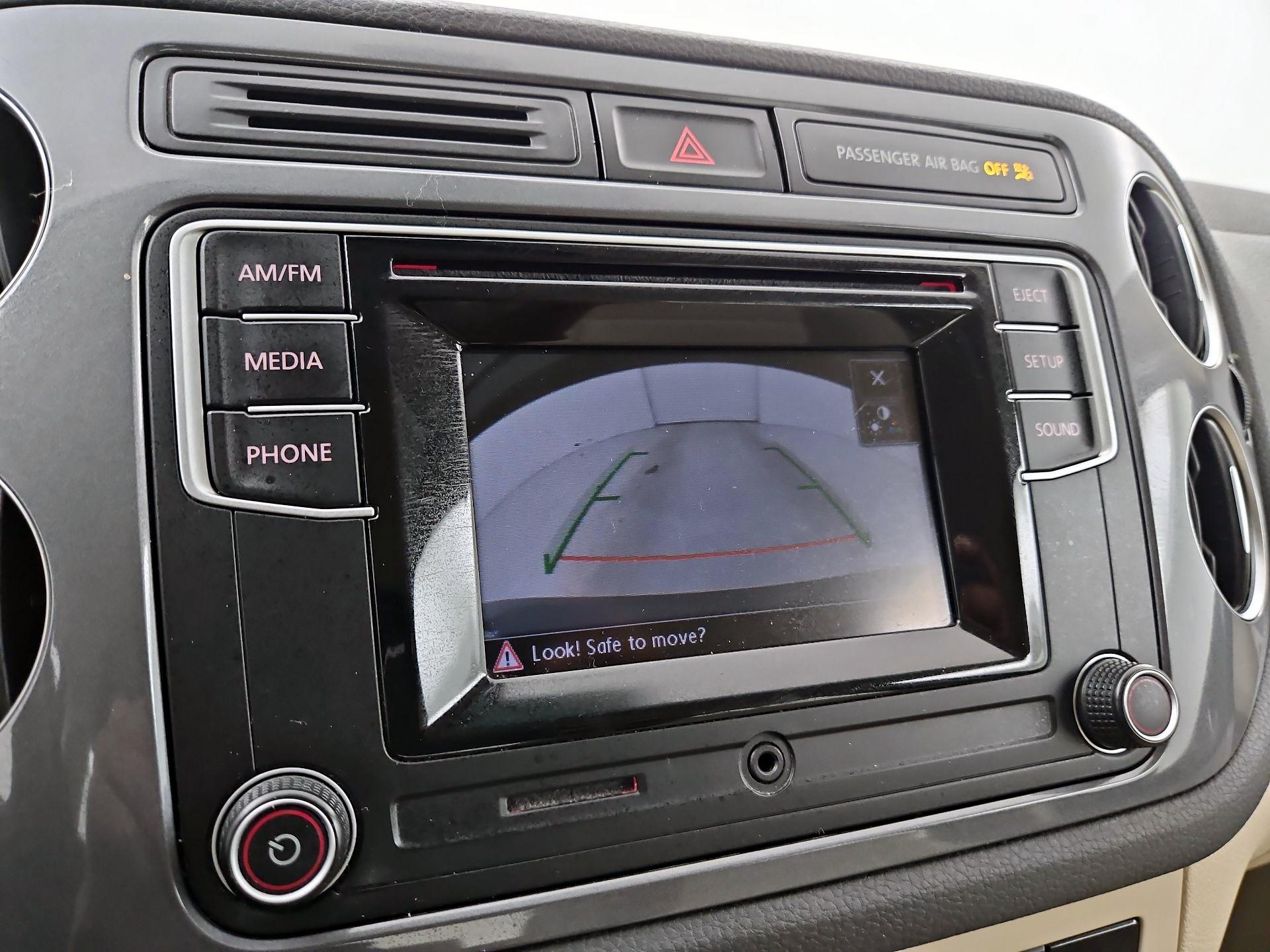 Thumbnail: 2016 Volkswagen Tiguan - 14