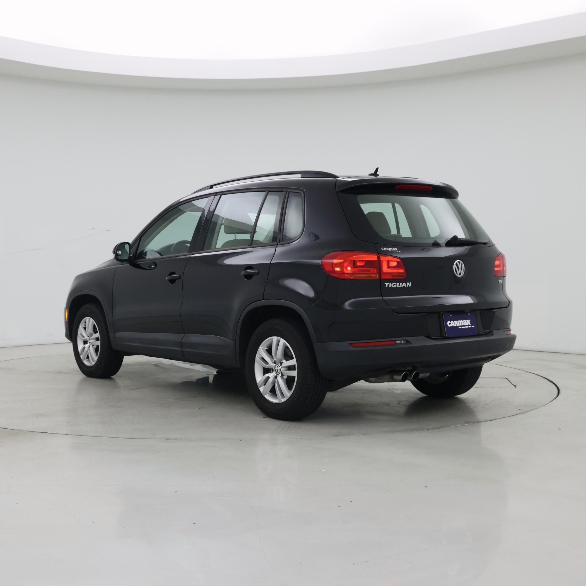 Thumbnail: 2016 Volkswagen Tiguan - 2
