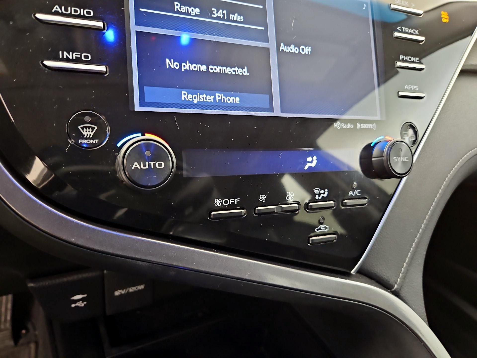 Thumbnail: 2018 Toyota Camry - 16
