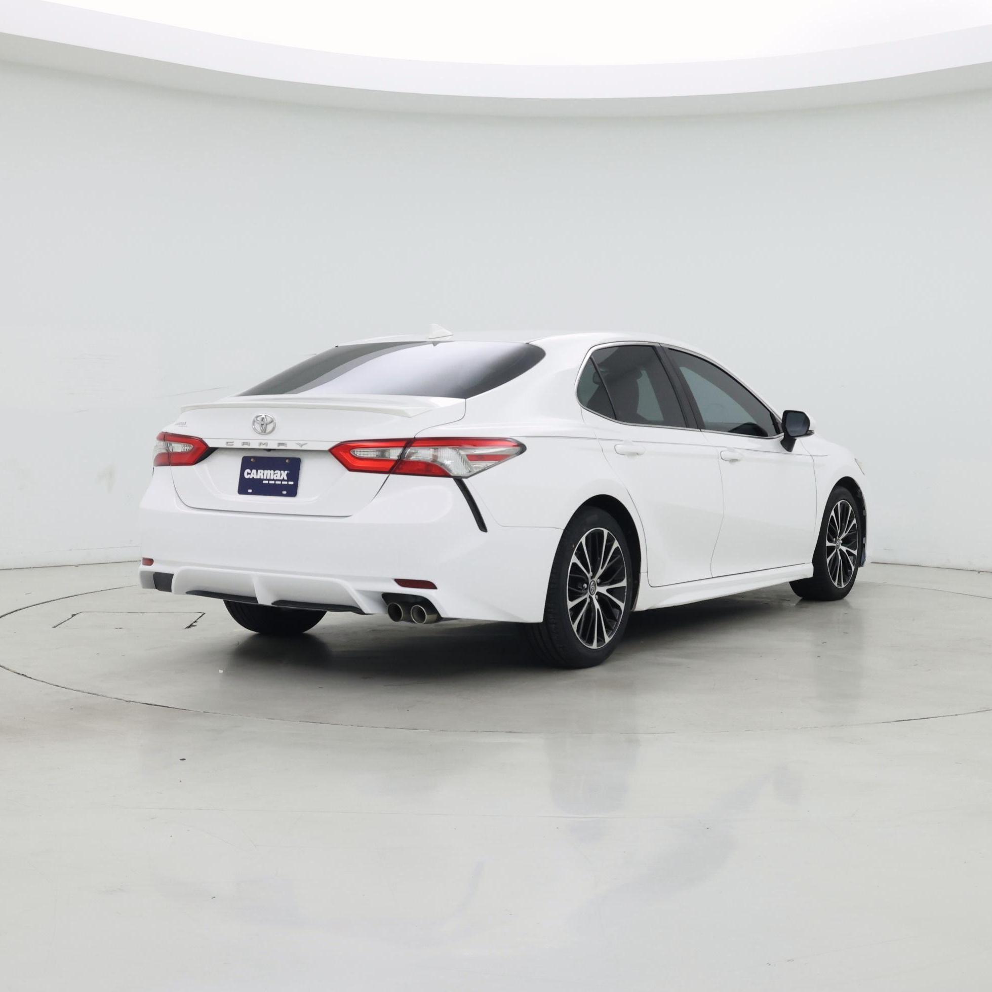 Thumbnail: 2018 Toyota Camry - 8