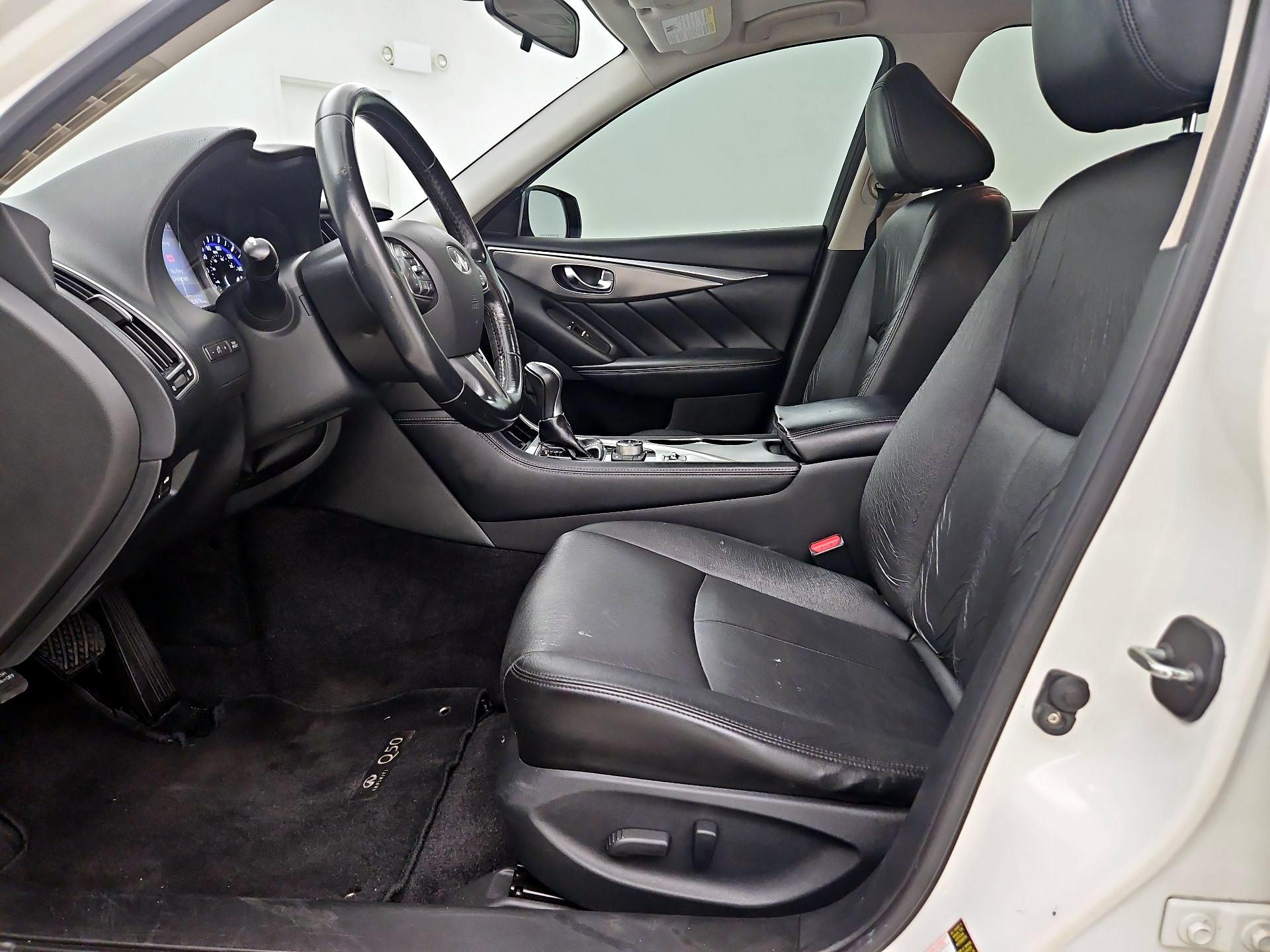 Thumbnail: 2015 INFINITI Q50 - 11