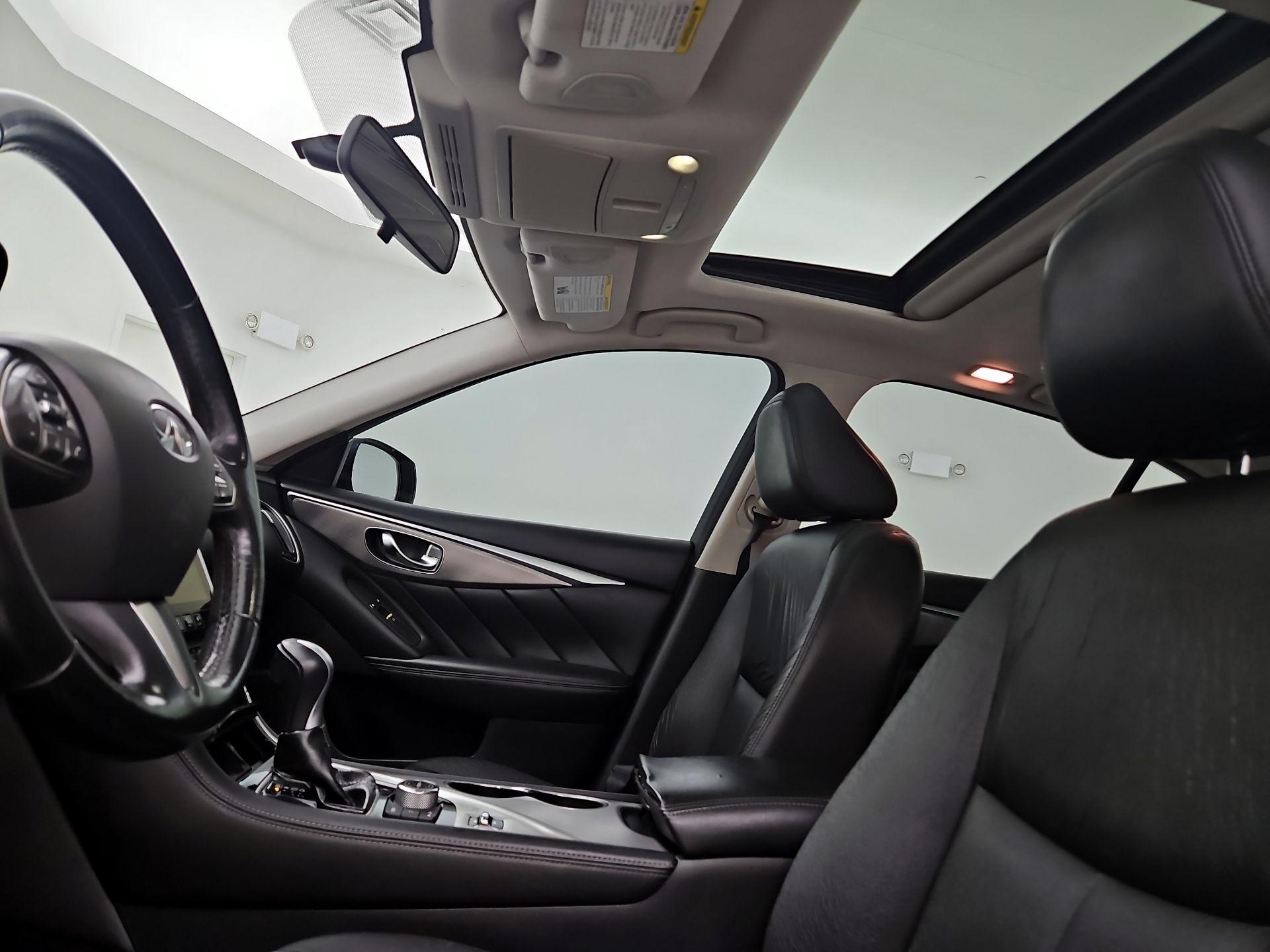 Thumbnail: 2015 INFINITI Q50 - 19
