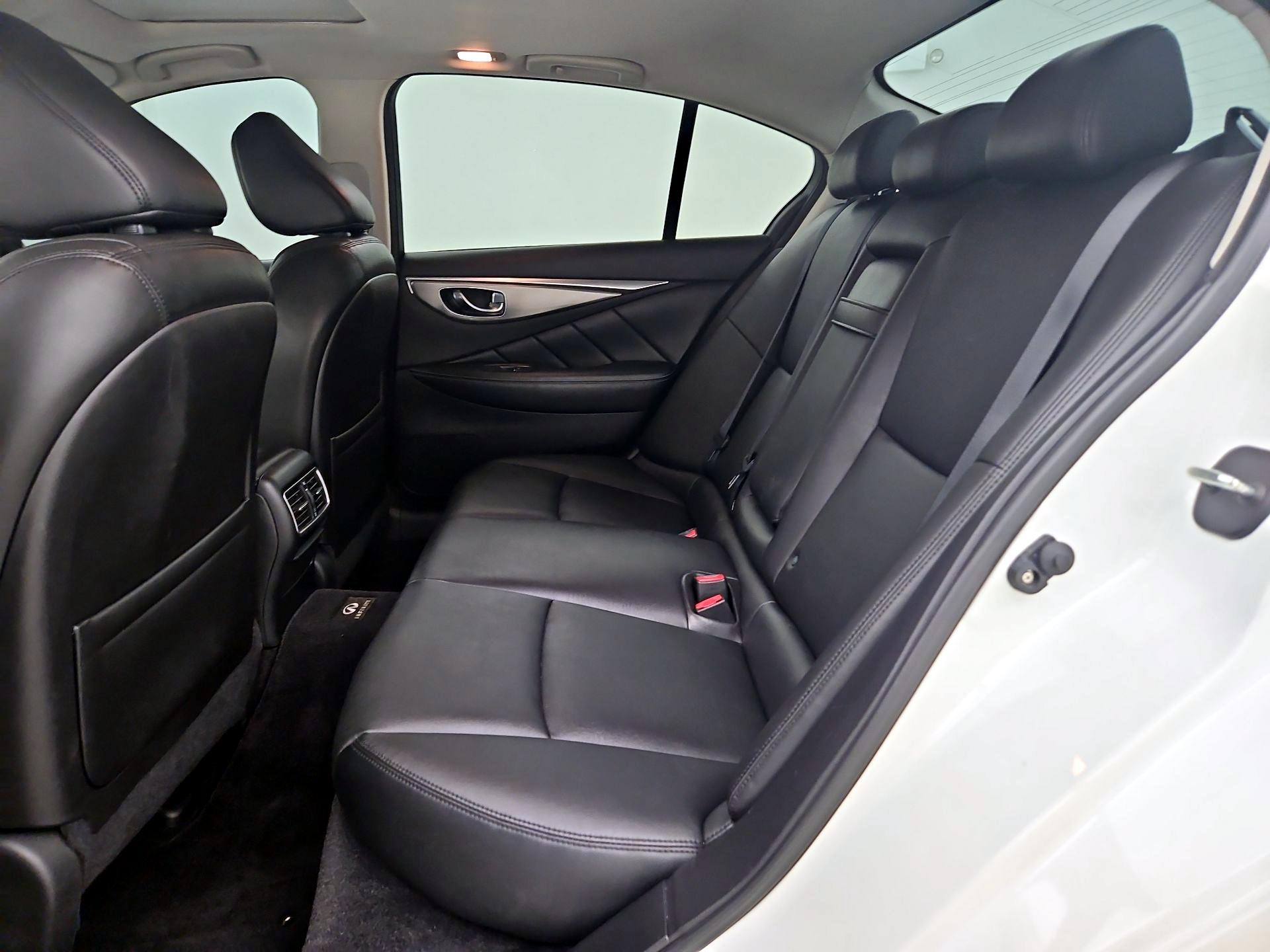 Thumbnail: 2015 INFINITI Q50 - 20