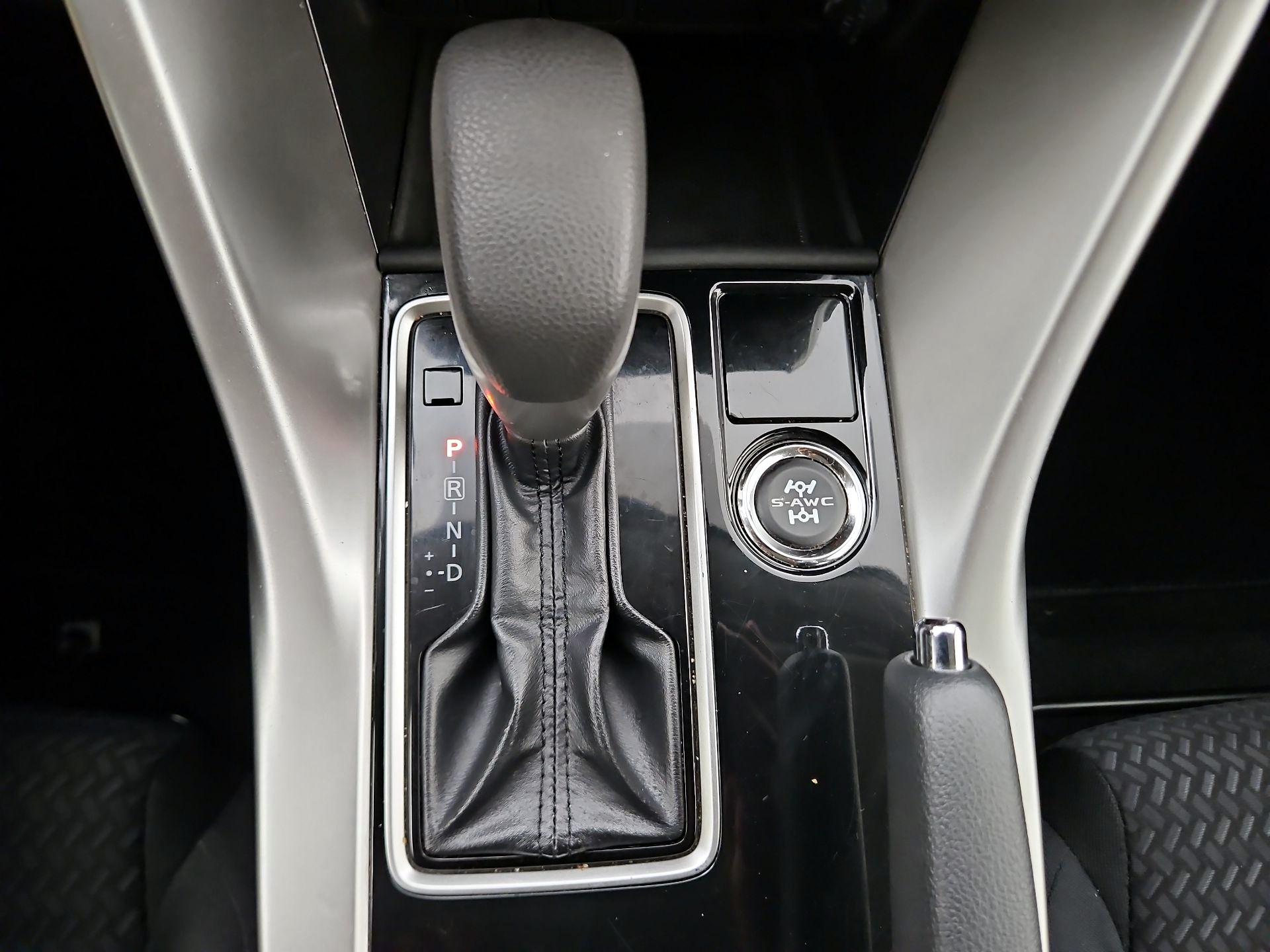 Thumbnail: 2020 Mitsubishi Eclipse Cross - 17