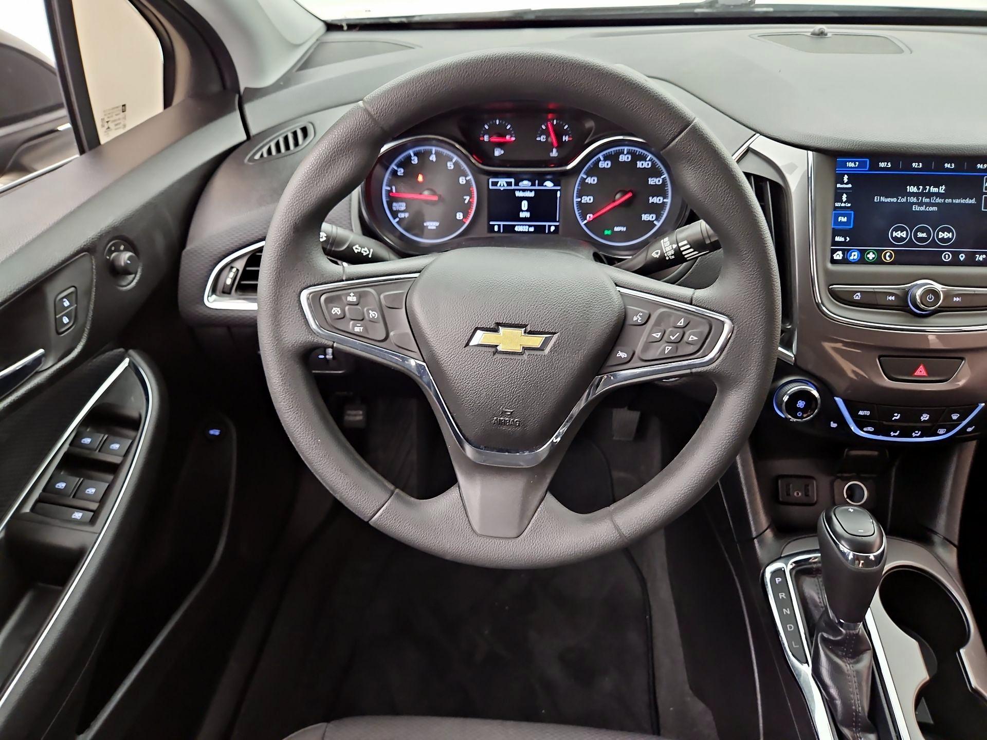 Thumbnail: 2019 Chevrolet Cruze - 10