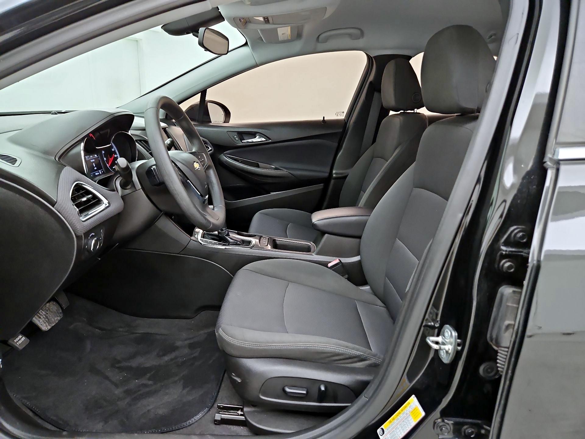Thumbnail: 2019 Chevrolet Cruze - 11