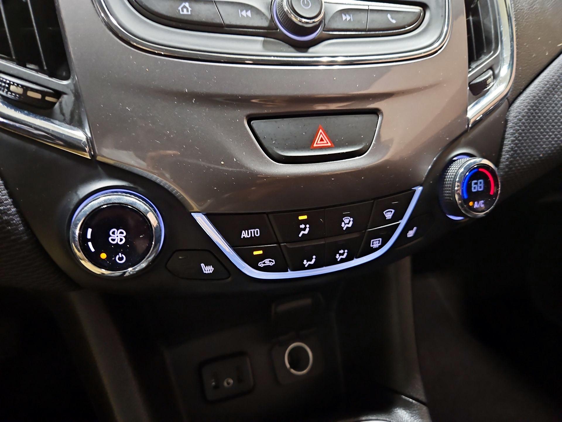 Thumbnail: 2019 Chevrolet Cruze - 15