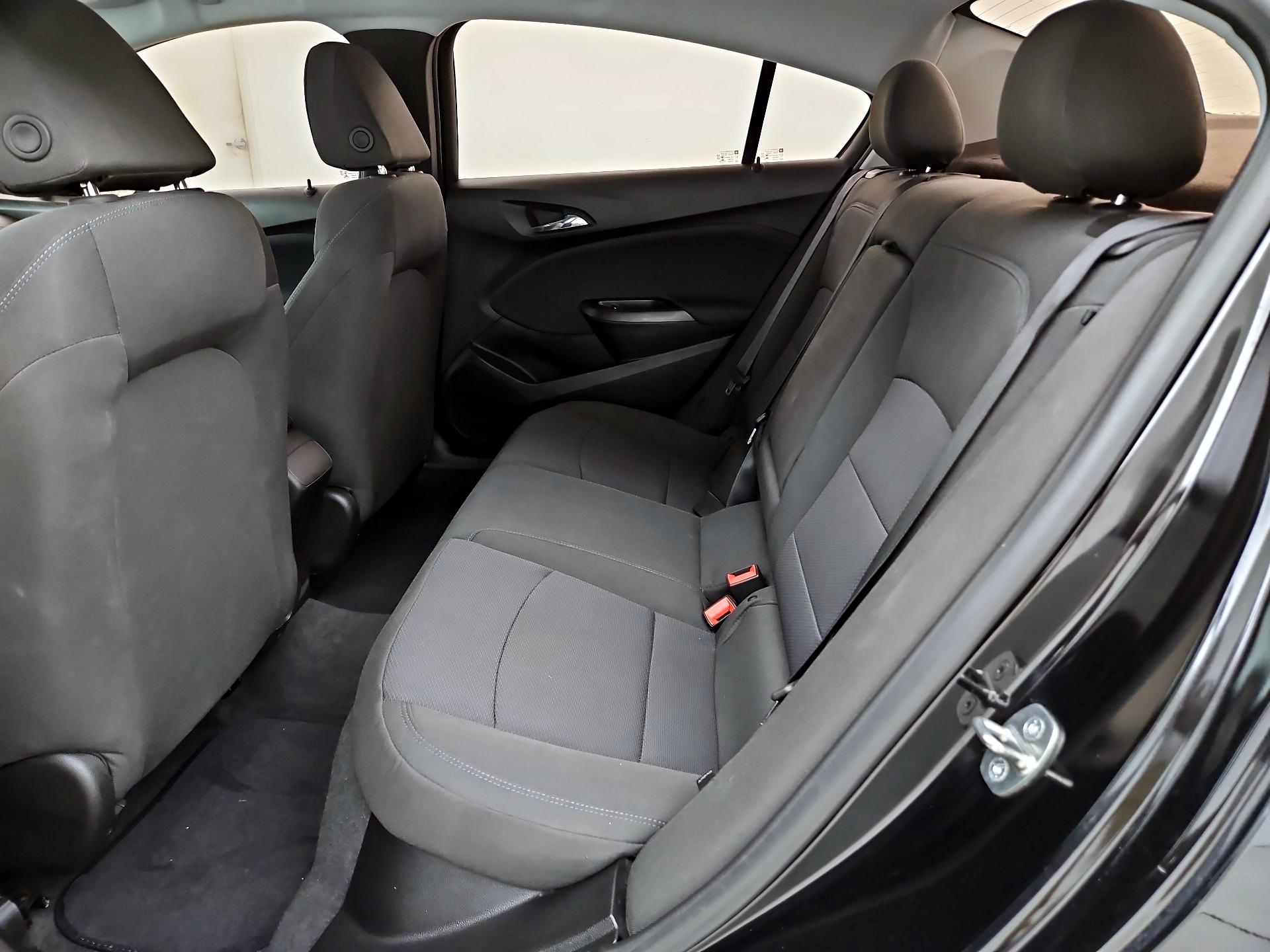 Thumbnail: 2019 Chevrolet Cruze - 18