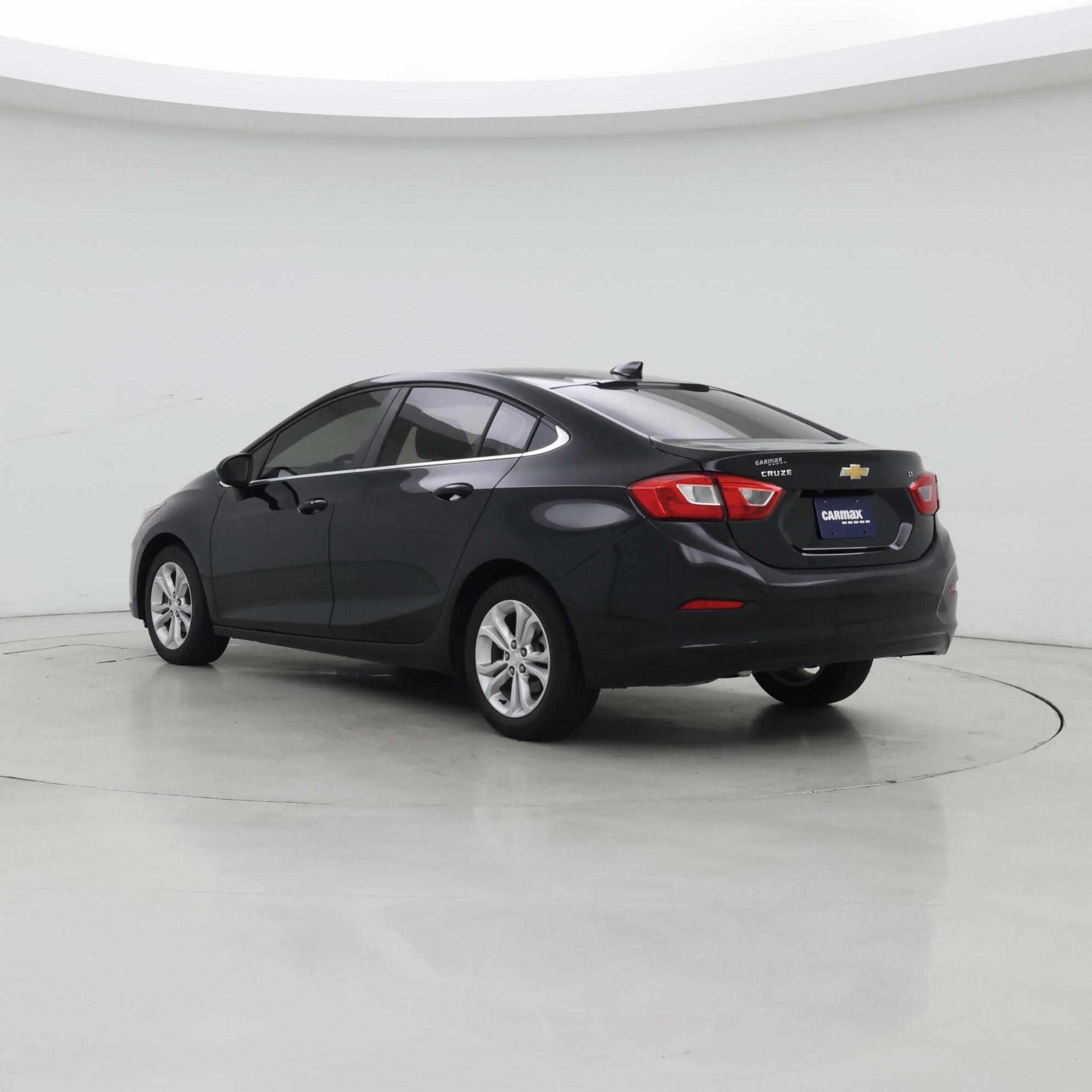 Thumbnail: 2019 Chevrolet Cruze - 2