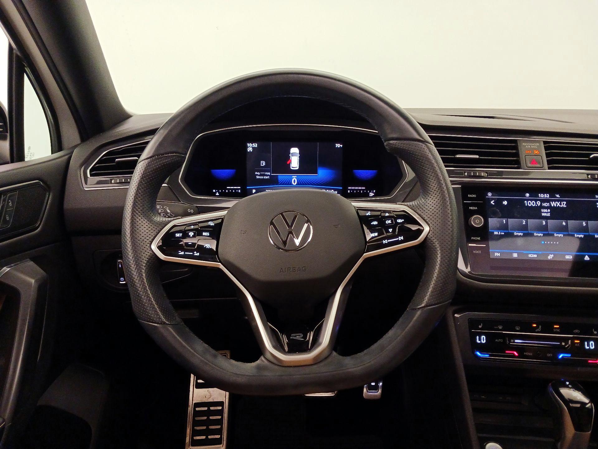 Thumbnail: 2023 Volkswagen Tiguan - 10