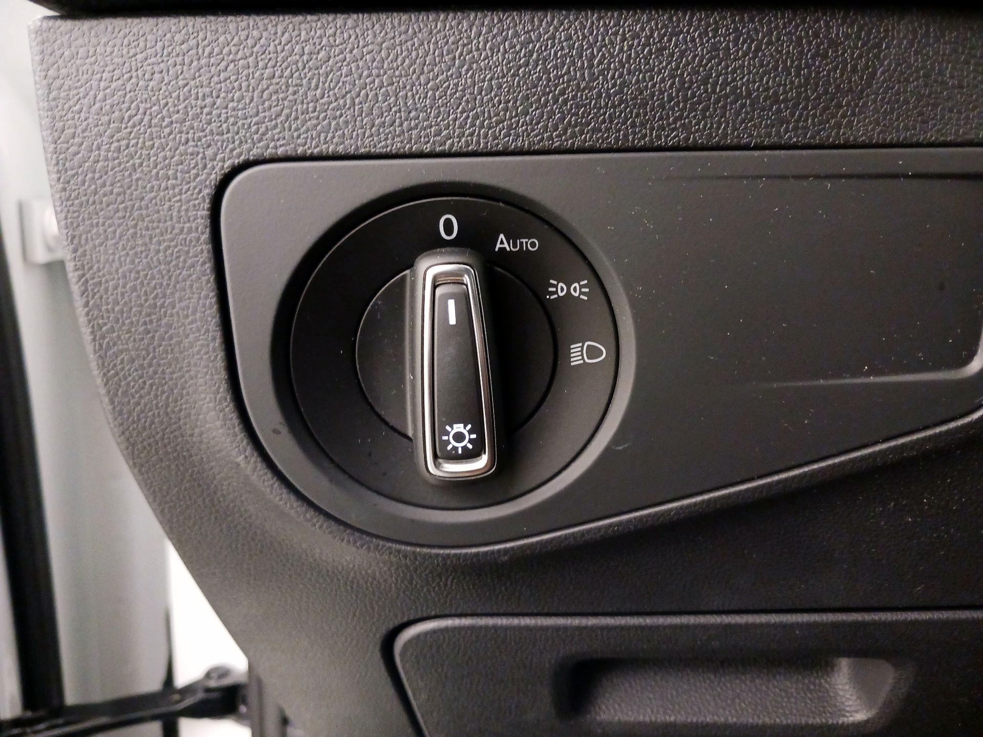 Thumbnail: 2023 Volkswagen Tiguan - 13