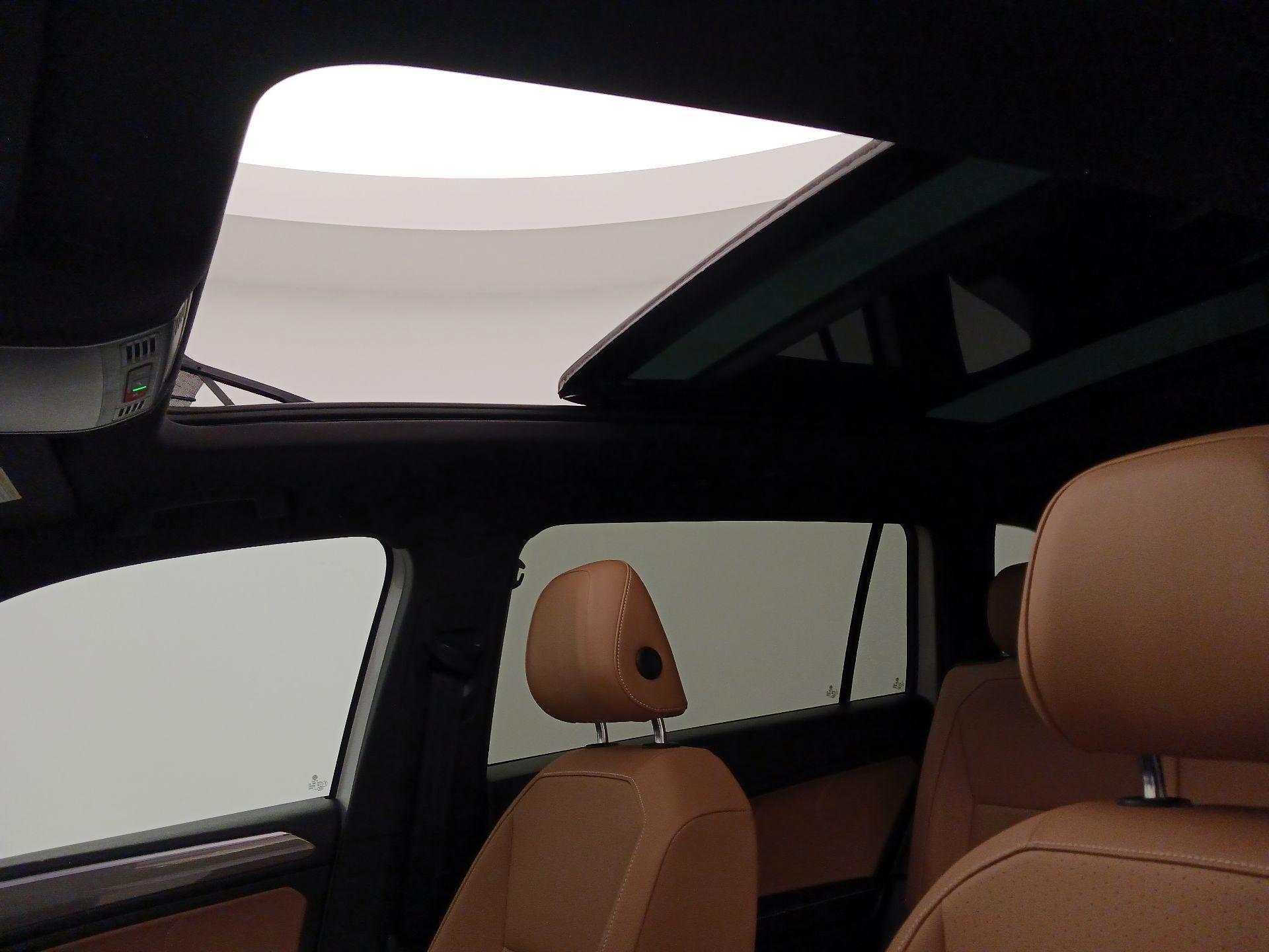 Thumbnail: 2023 Volkswagen Tiguan - 19