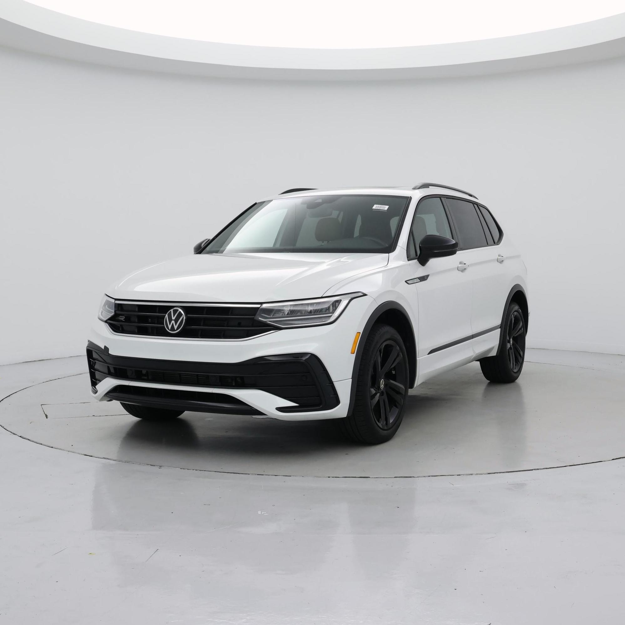 Thumbnail: 2023 Volkswagen Tiguan - 4