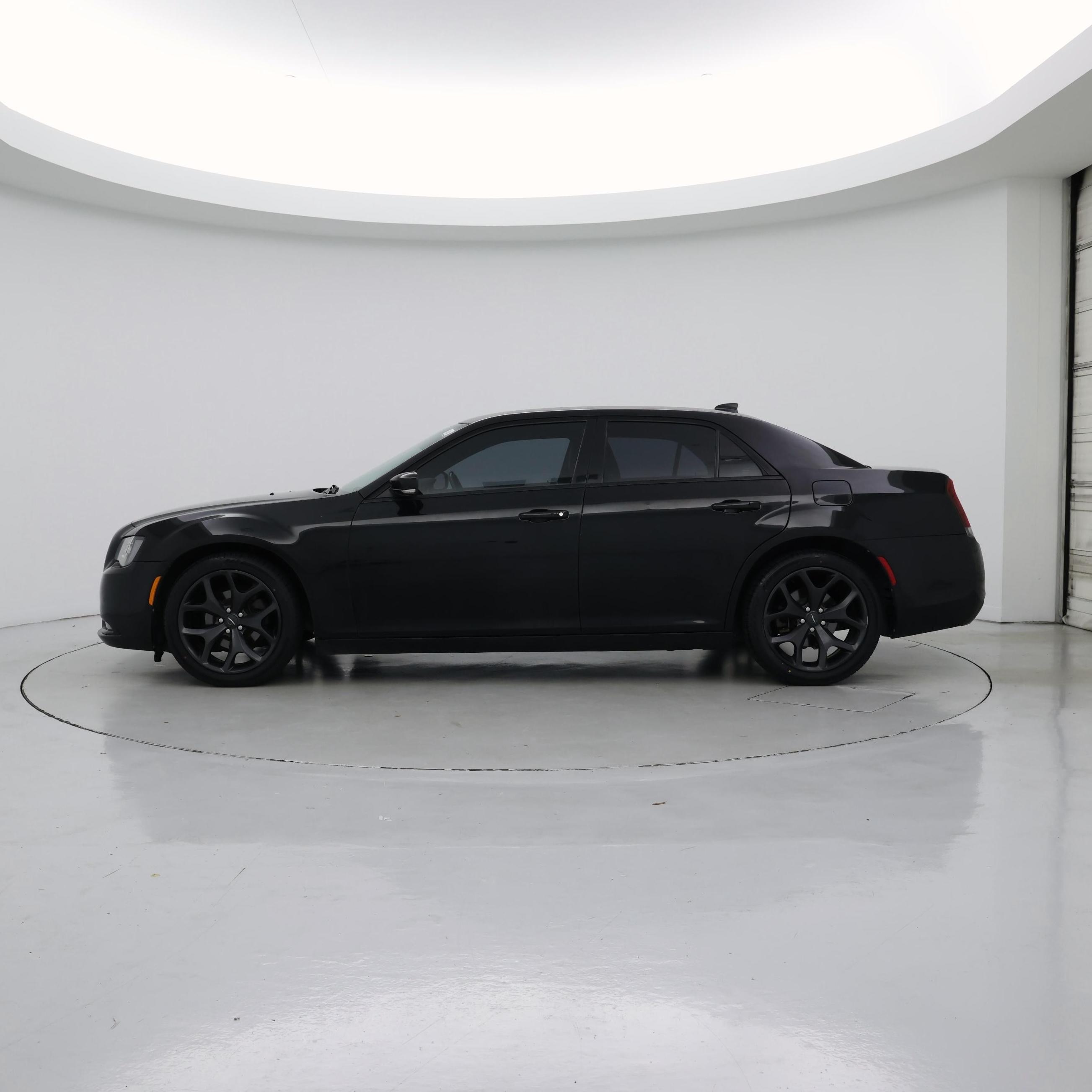 Thumbnail: 2020 Chrysler 300 - 3