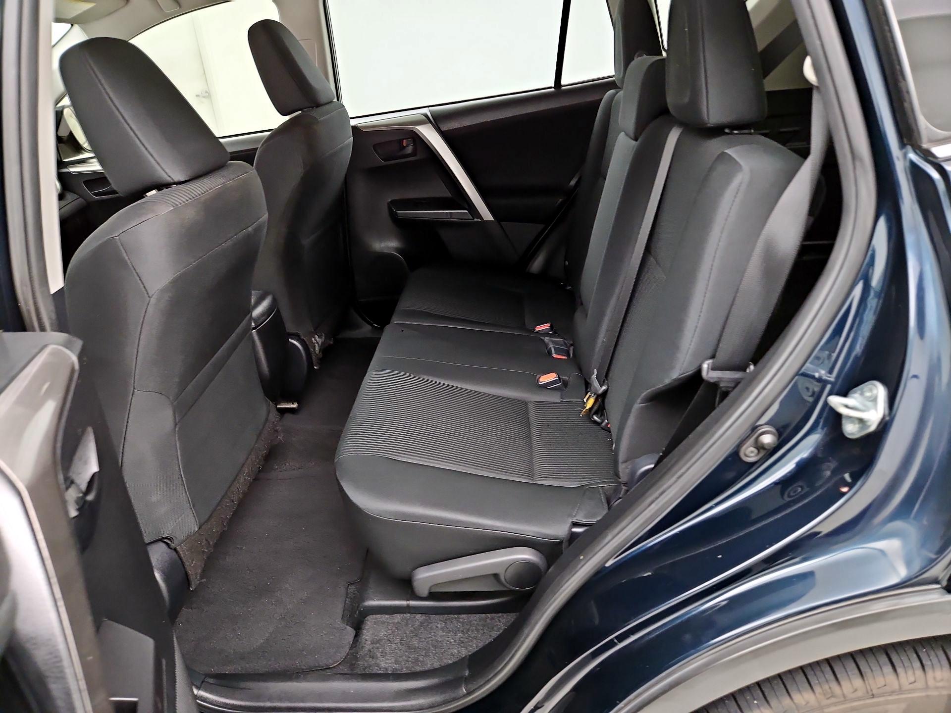 Thumbnail: 2018 Toyota RAV4 - 19