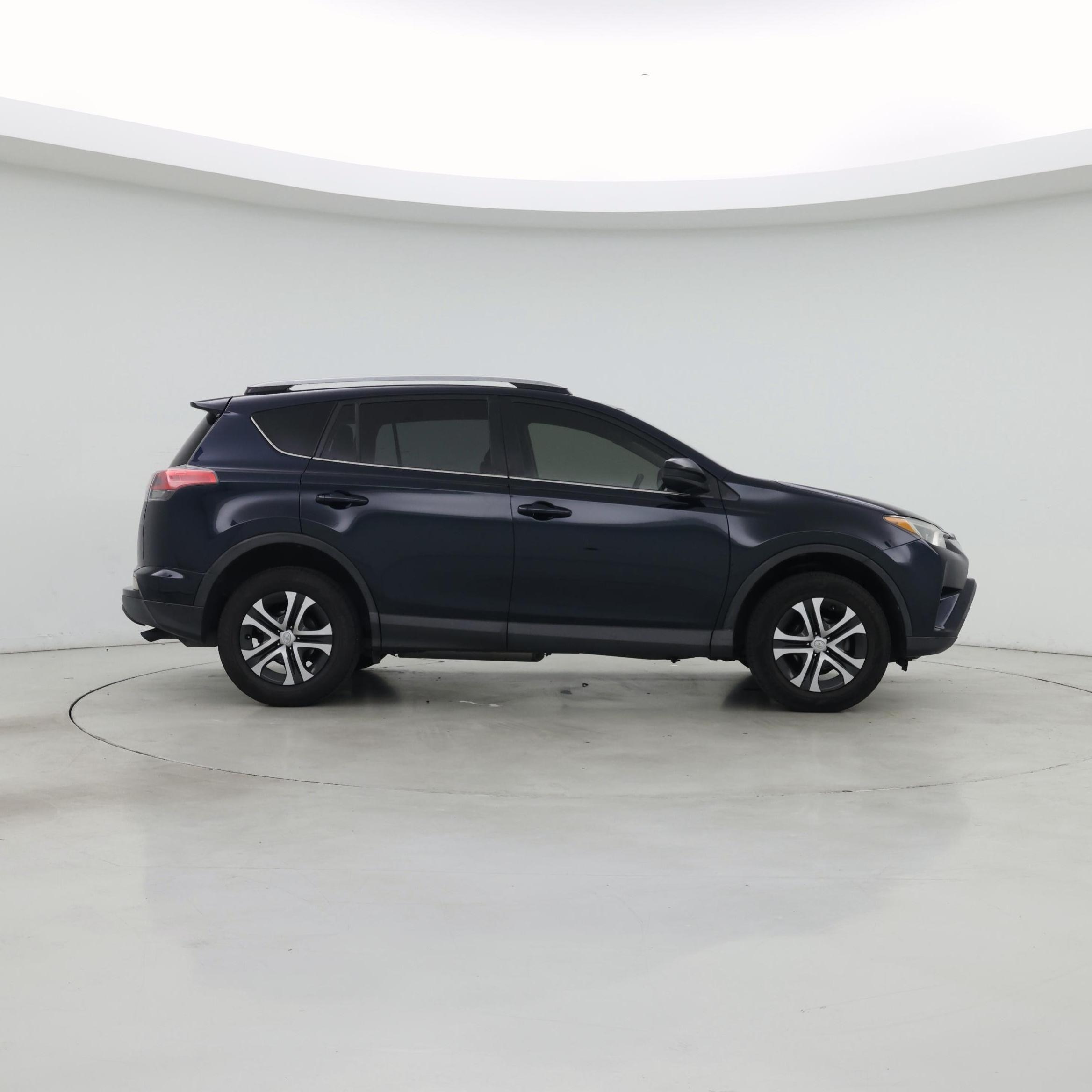 Thumbnail: 2018 Toyota RAV4 - 7