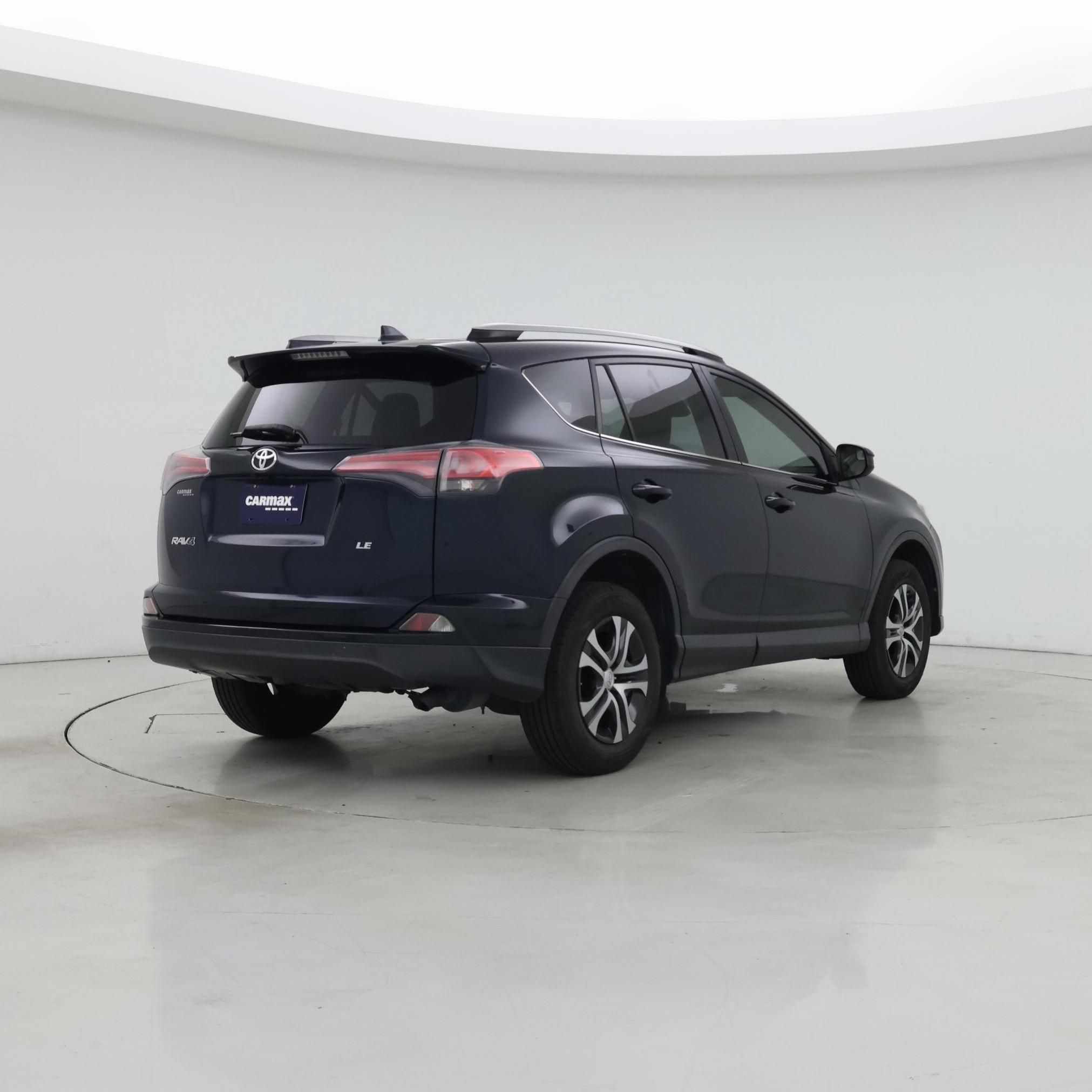 Thumbnail: 2018 Toyota RAV4 - 8