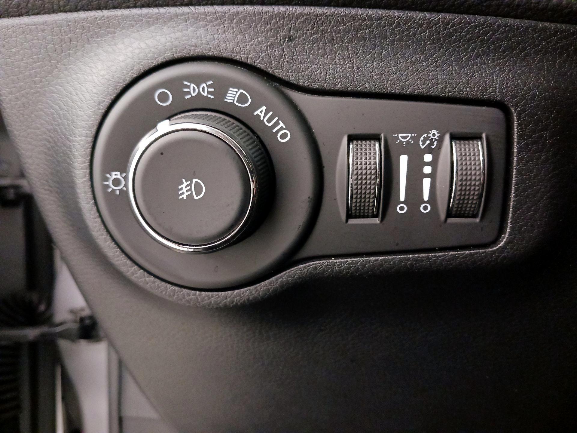 Thumbnail: 2021 Jeep Compass - 13