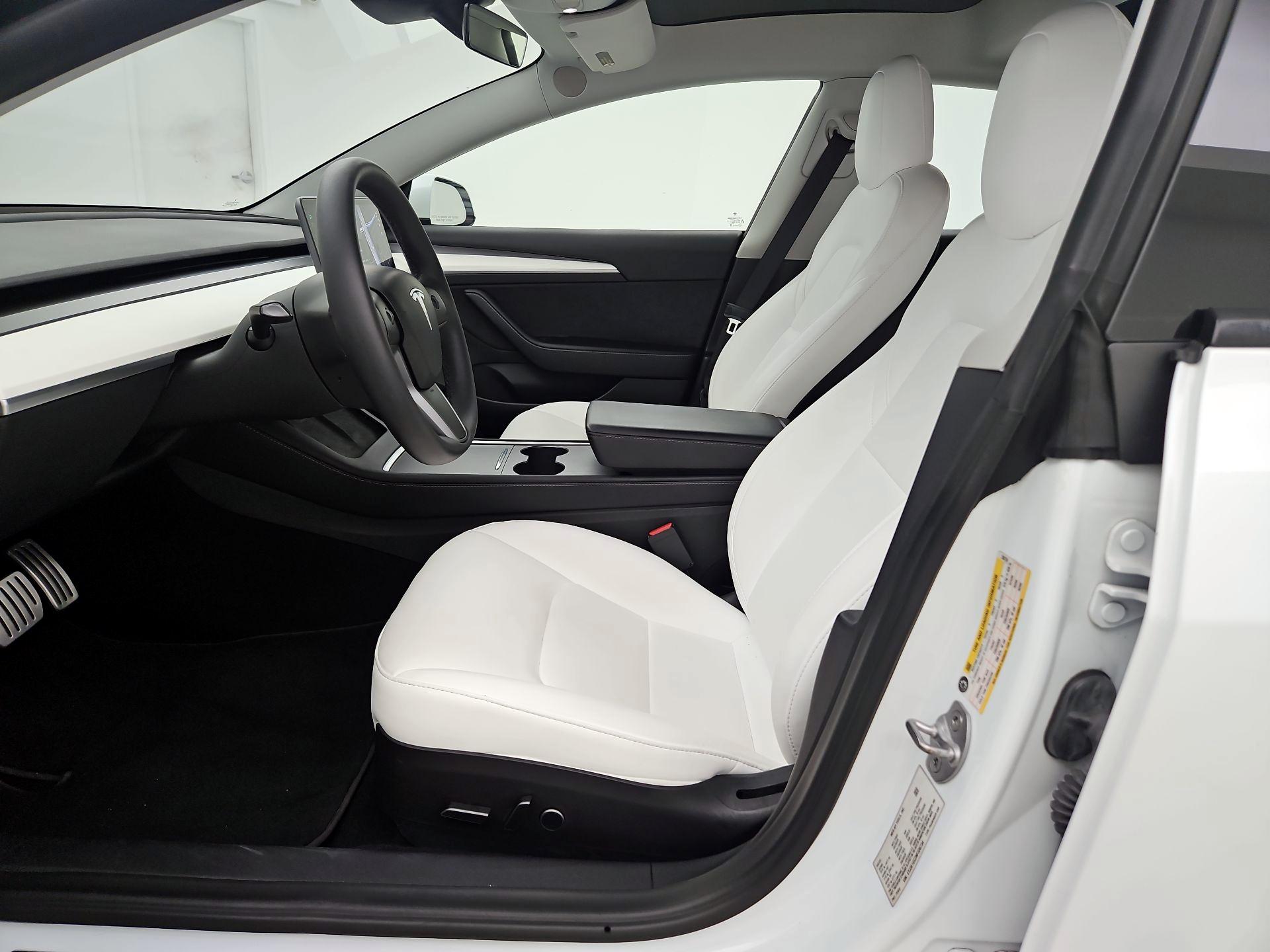 Thumbnail: 2022 Tesla Model 3 - 11