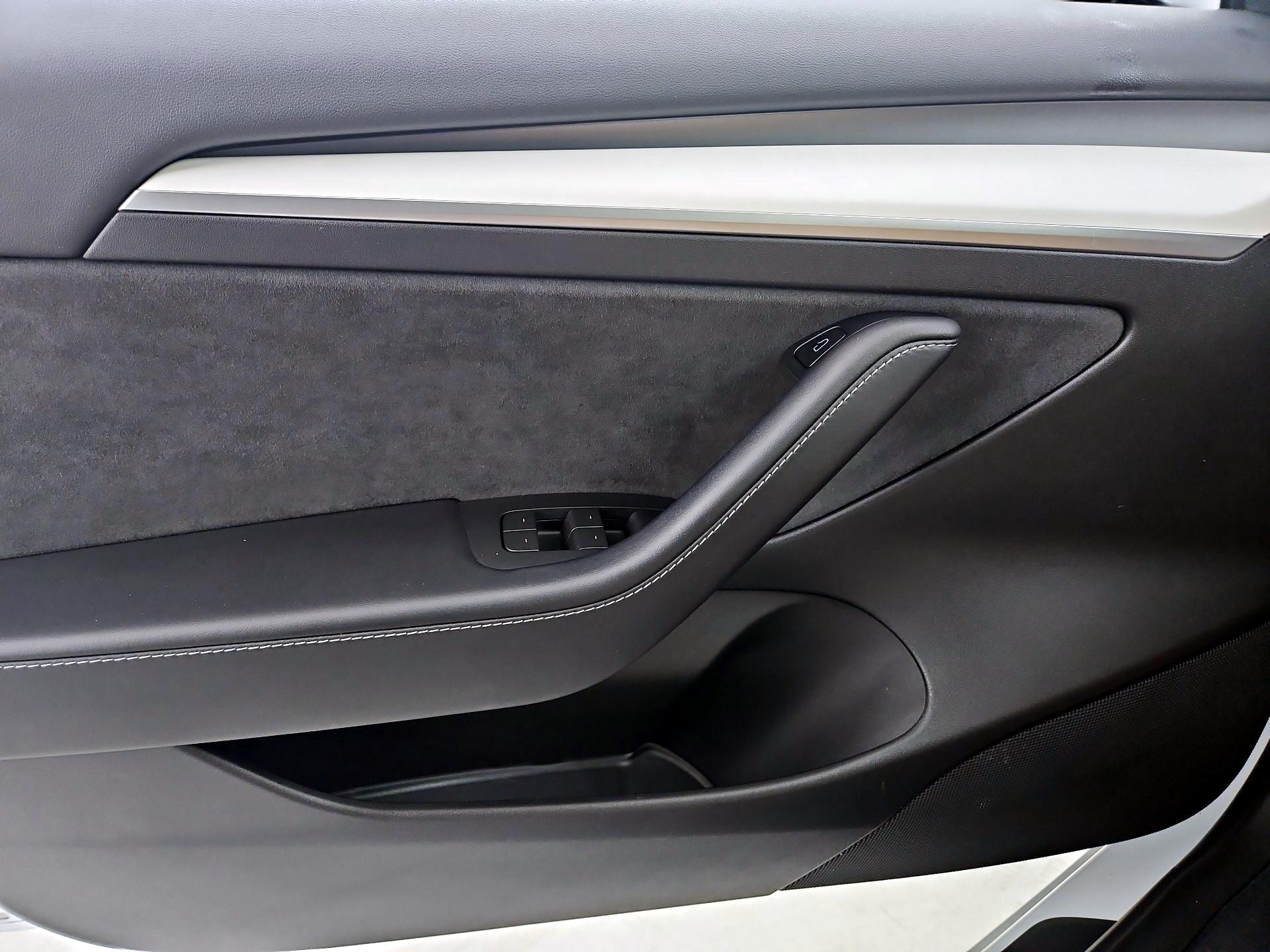 Thumbnail: 2022 Tesla Model 3 - 12
