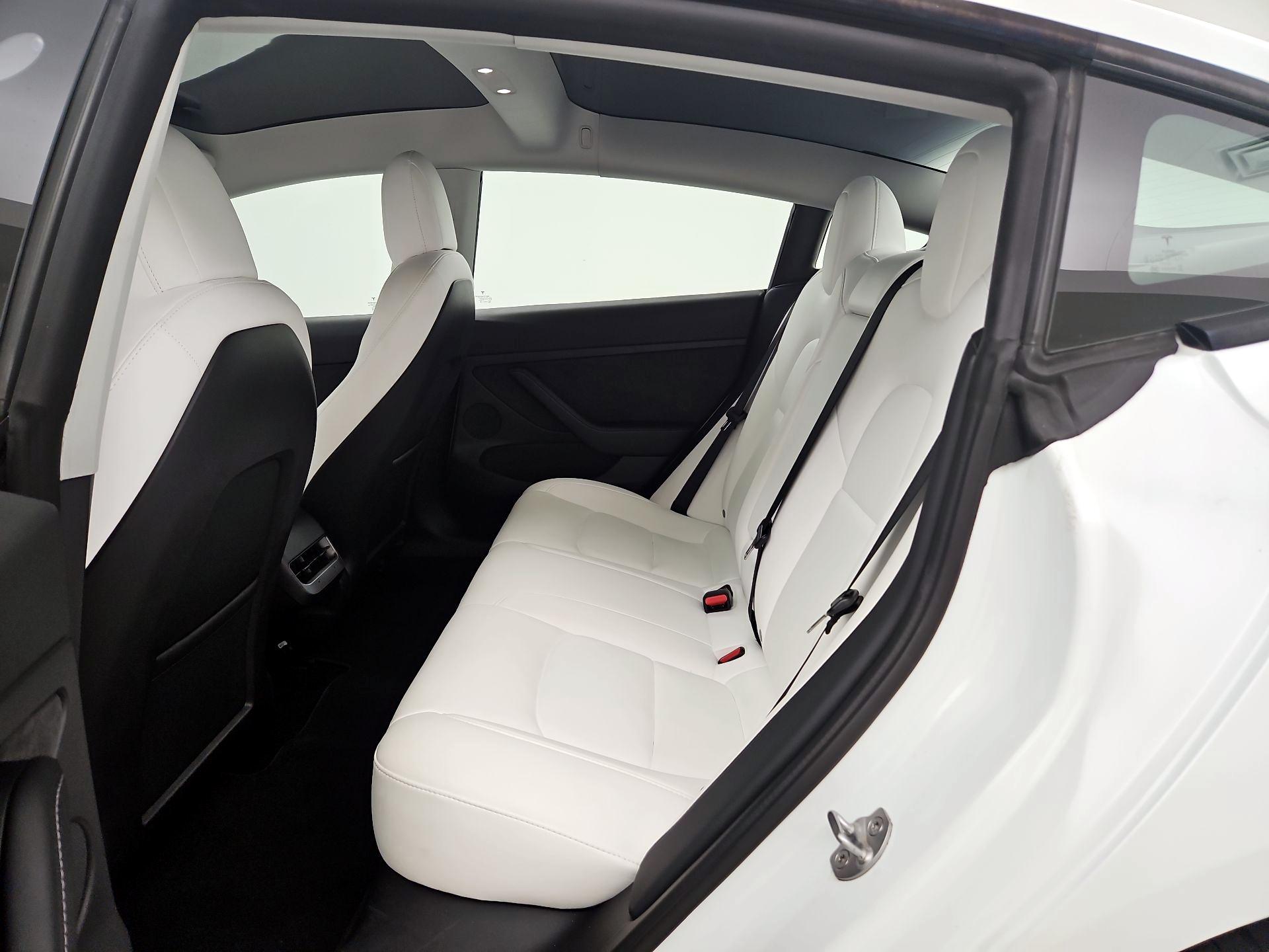 Thumbnail: 2022 Tesla Model 3 - 20
