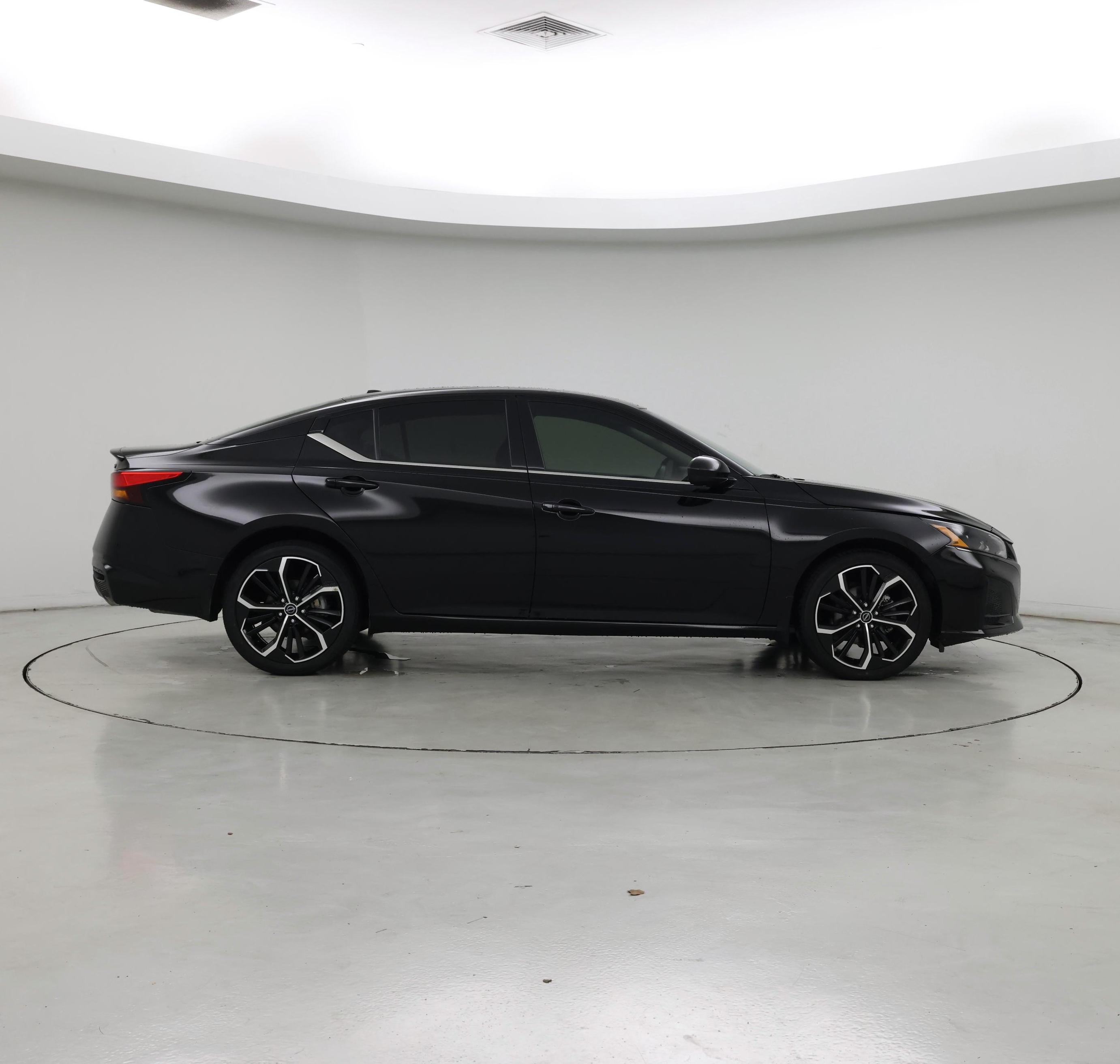 Thumbnail: 2023 Nissan Altima - 3