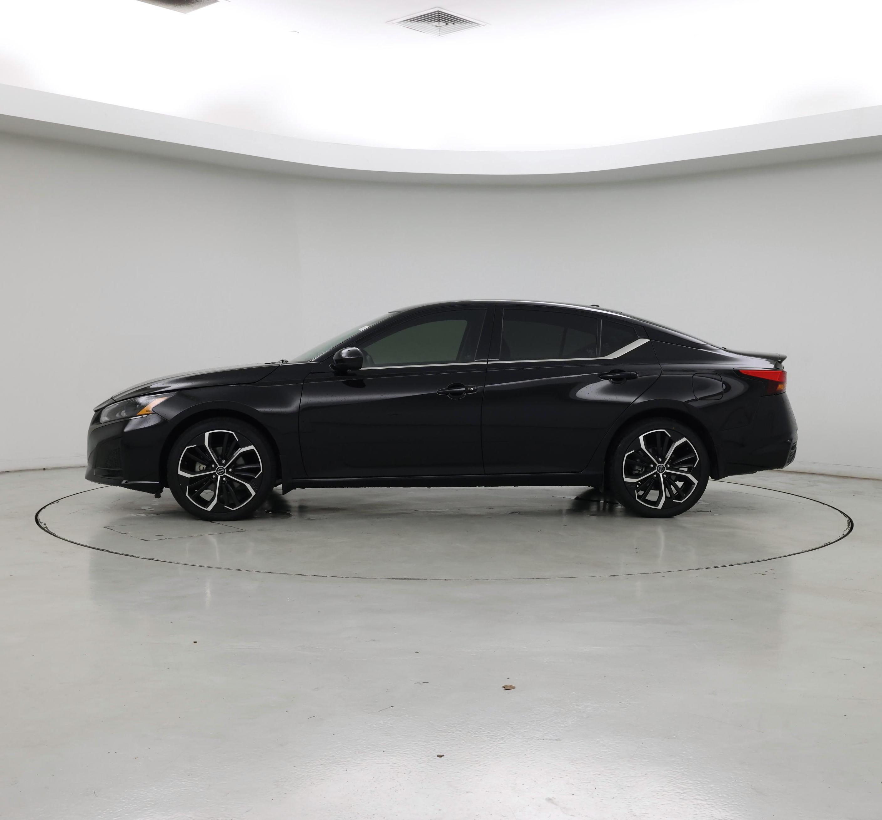 Thumbnail: 2023 Nissan Altima - 7