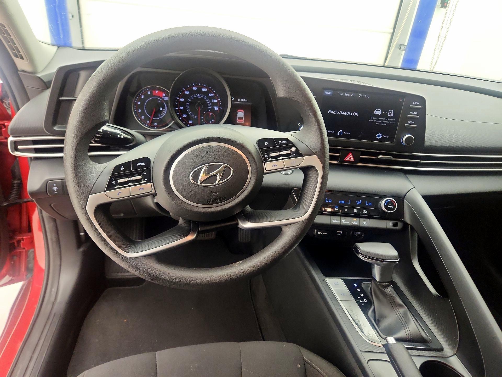 Thumbnail: 2023 Hyundai Elantra - 9