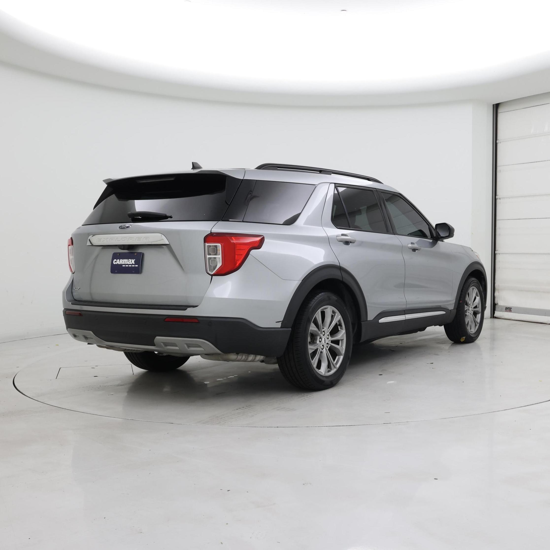 Thumbnail: 2022 Ford Explorer - 8