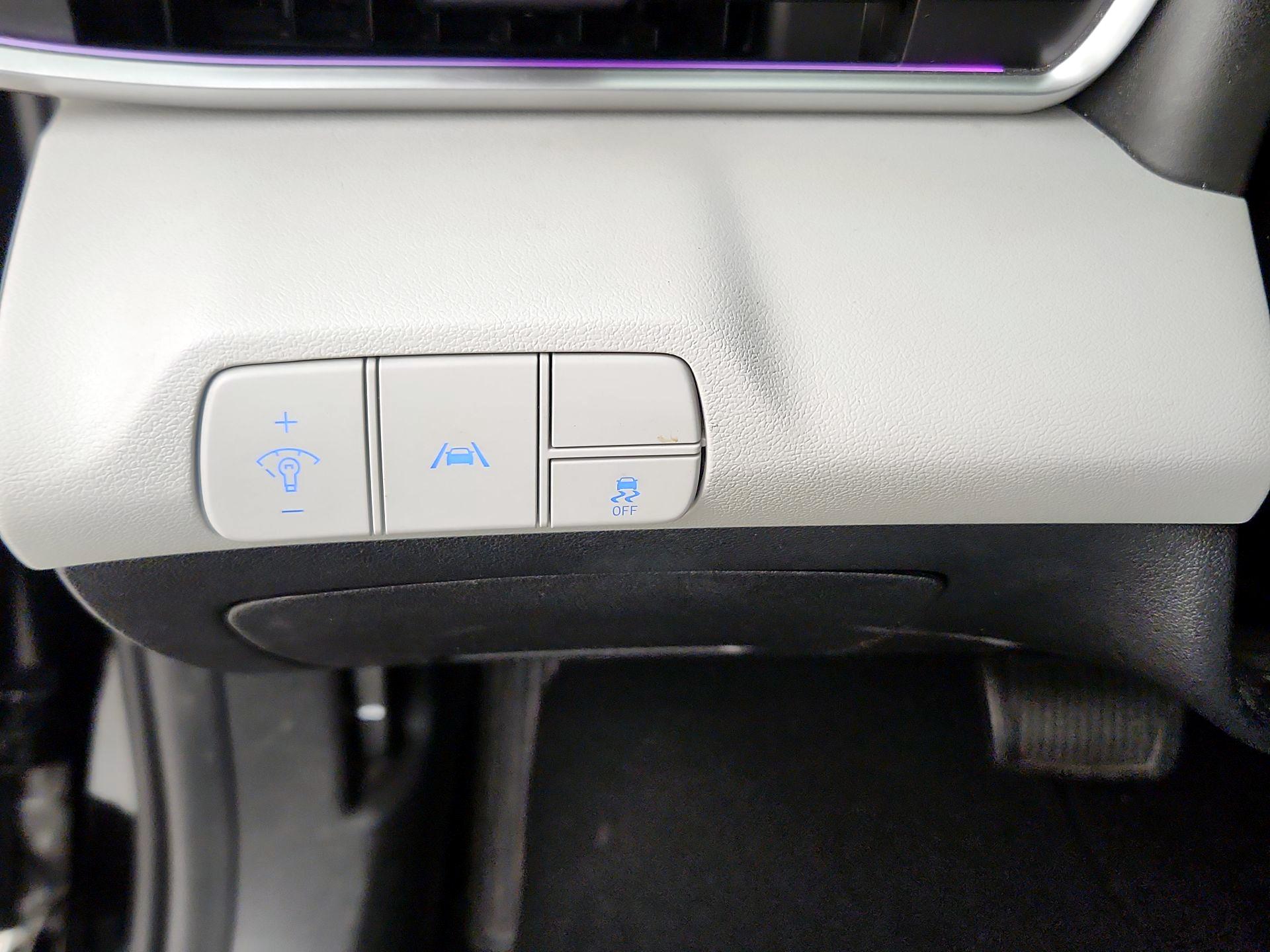 Thumbnail: 2023 Hyundai Elantra - 13