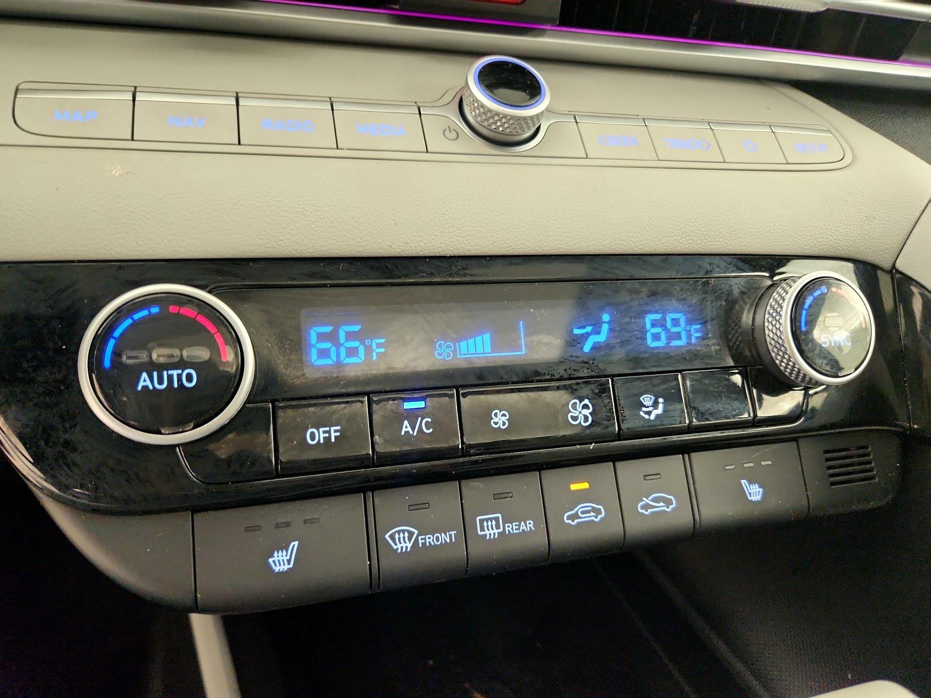 Thumbnail: 2023 Hyundai Elantra - 17