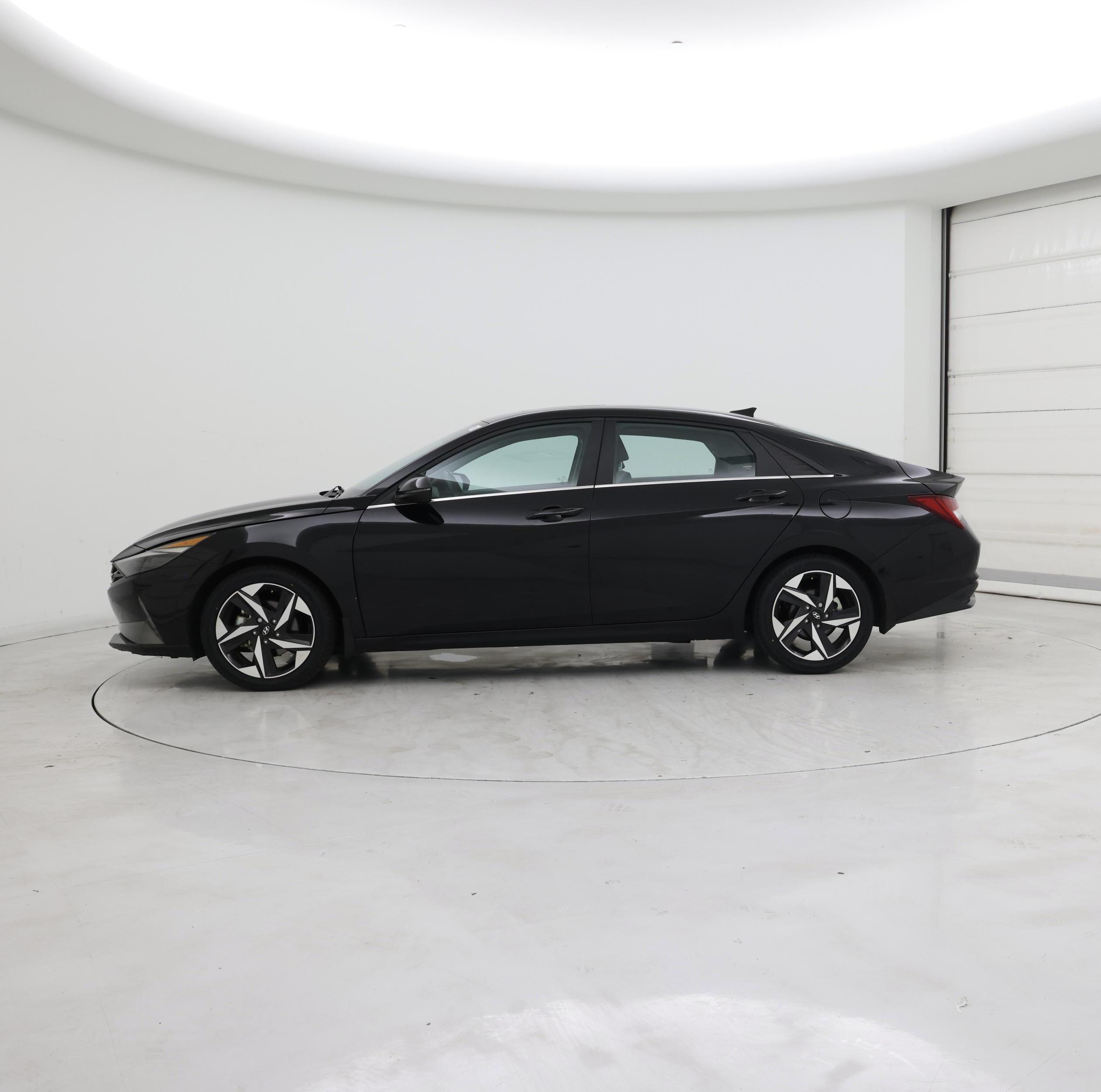 Thumbnail: 2023 Hyundai Elantra - 3