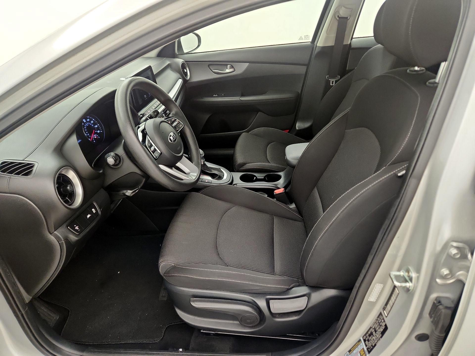 Thumbnail: 2020 Kia Forte - 11